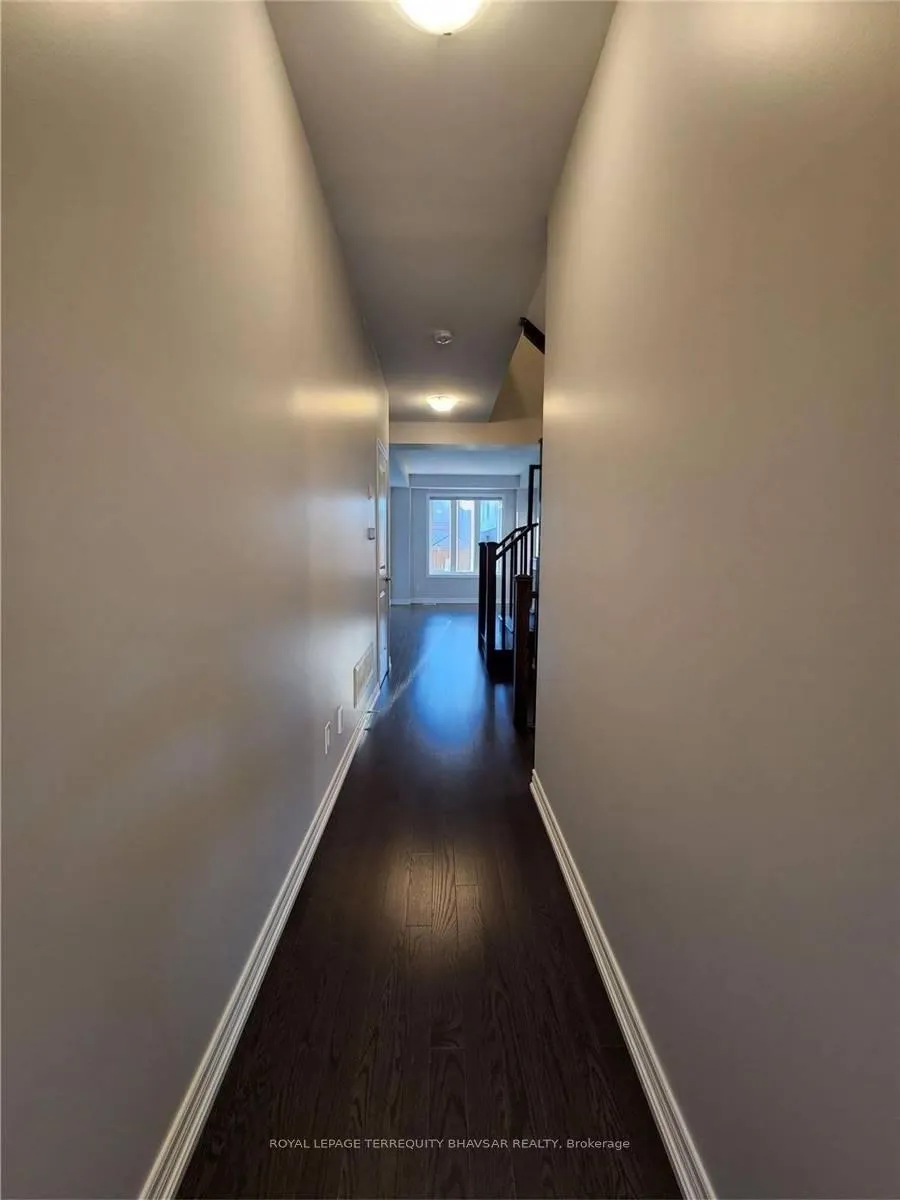 Photo 4 of 34 Stonehill Avenue, Kitchener, Huron Park — HOMEH
