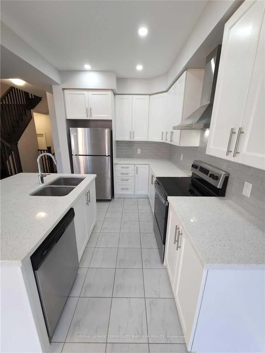 Photo 7 of 34 Stonehill Avenue, Kitchener, Huron Park — HOMEH