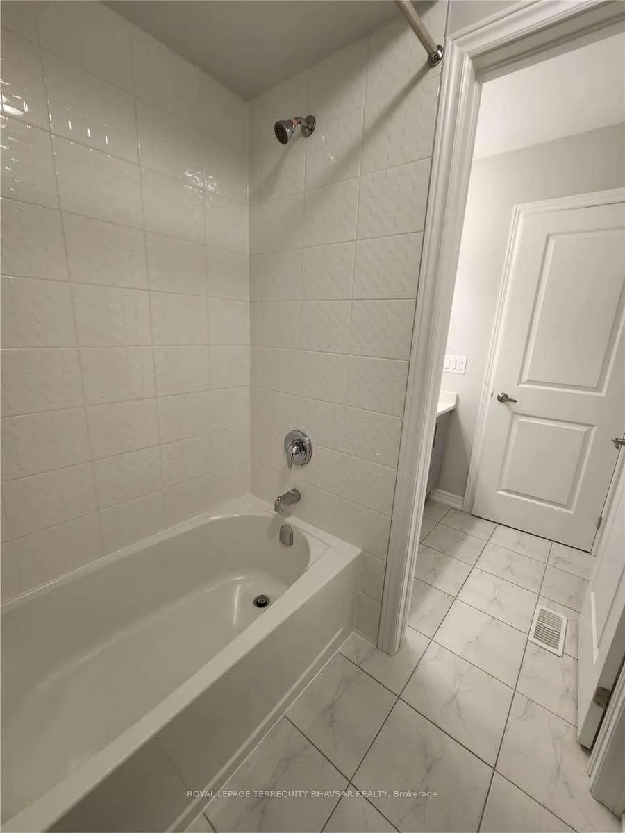 Photo 18 of 34 Stonehill Avenue, Kitchener, Huron Park — HOMEH