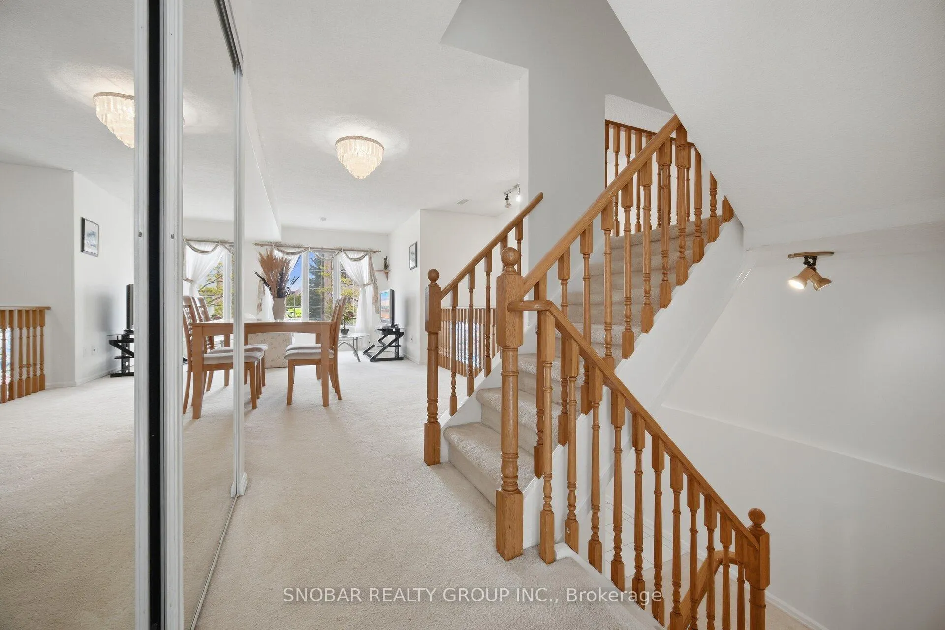 Photo 3 of Unit 31, 1050 Bristol Road W, Mississauga, East Credit — HOMEH