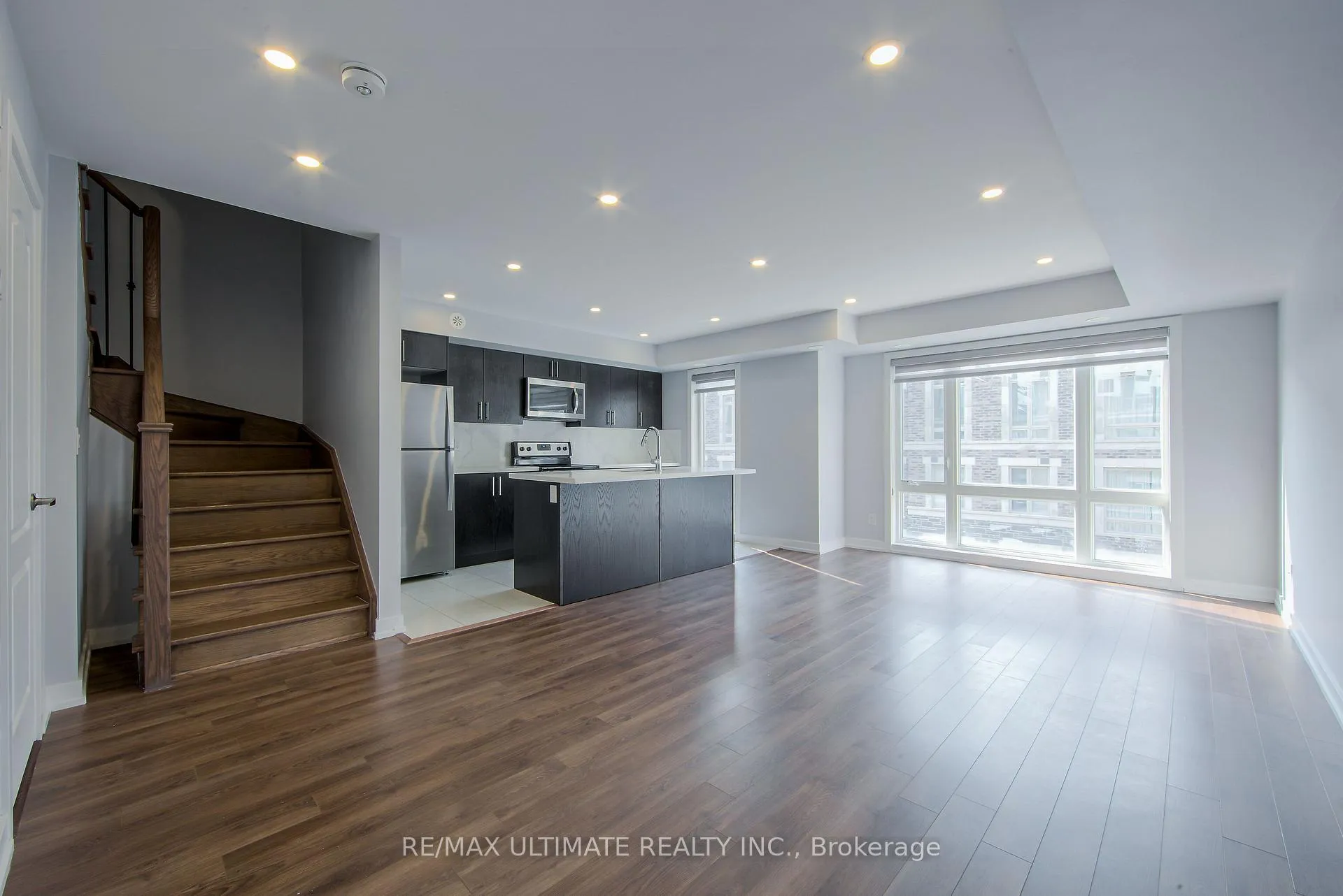 Photo 2 of Unit 512, 30 Dunsheath Way, Markham, Cornell — HOMEH