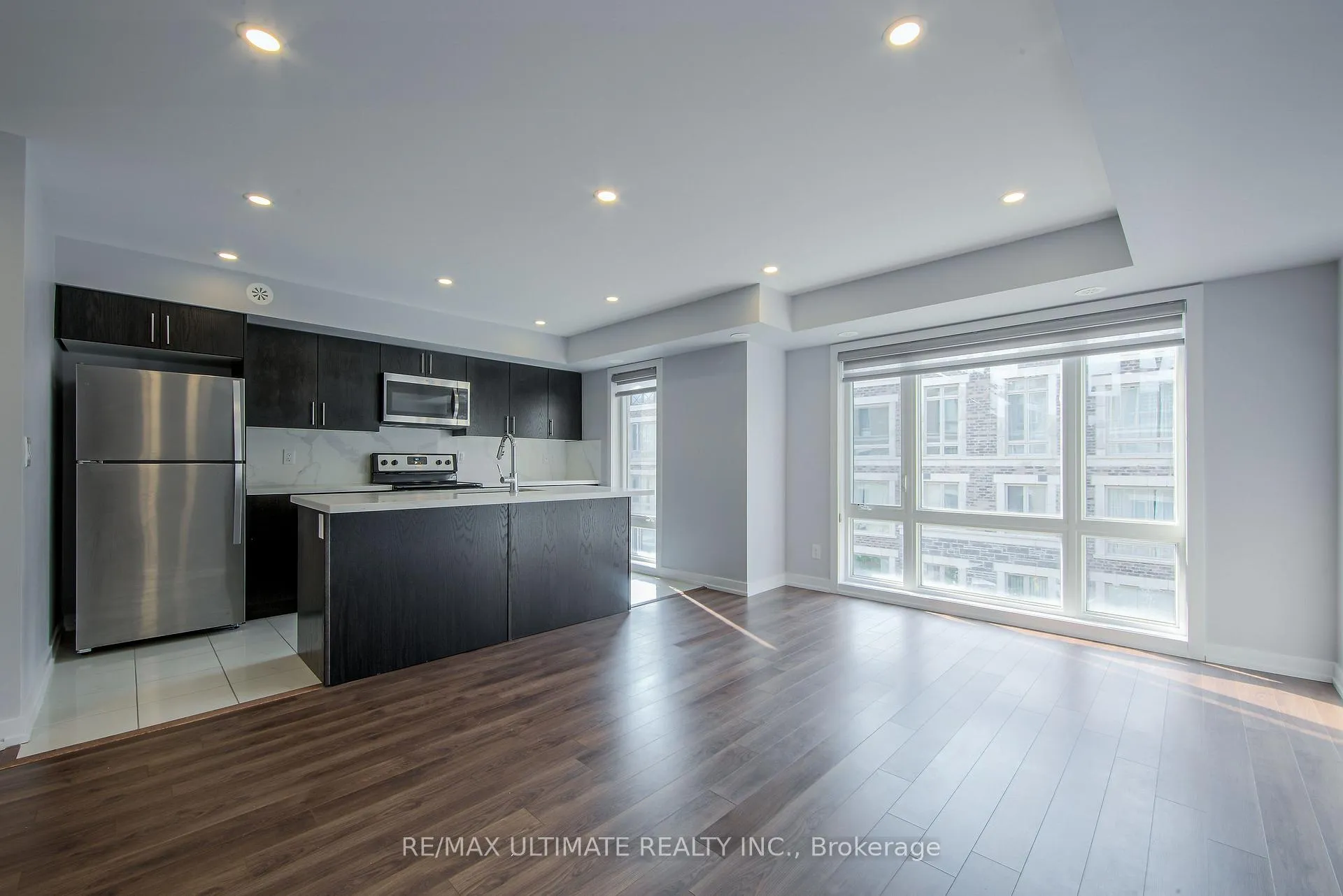 Photo 3 of Unit 512, 30 Dunsheath Way, Markham, Cornell — HOMEH