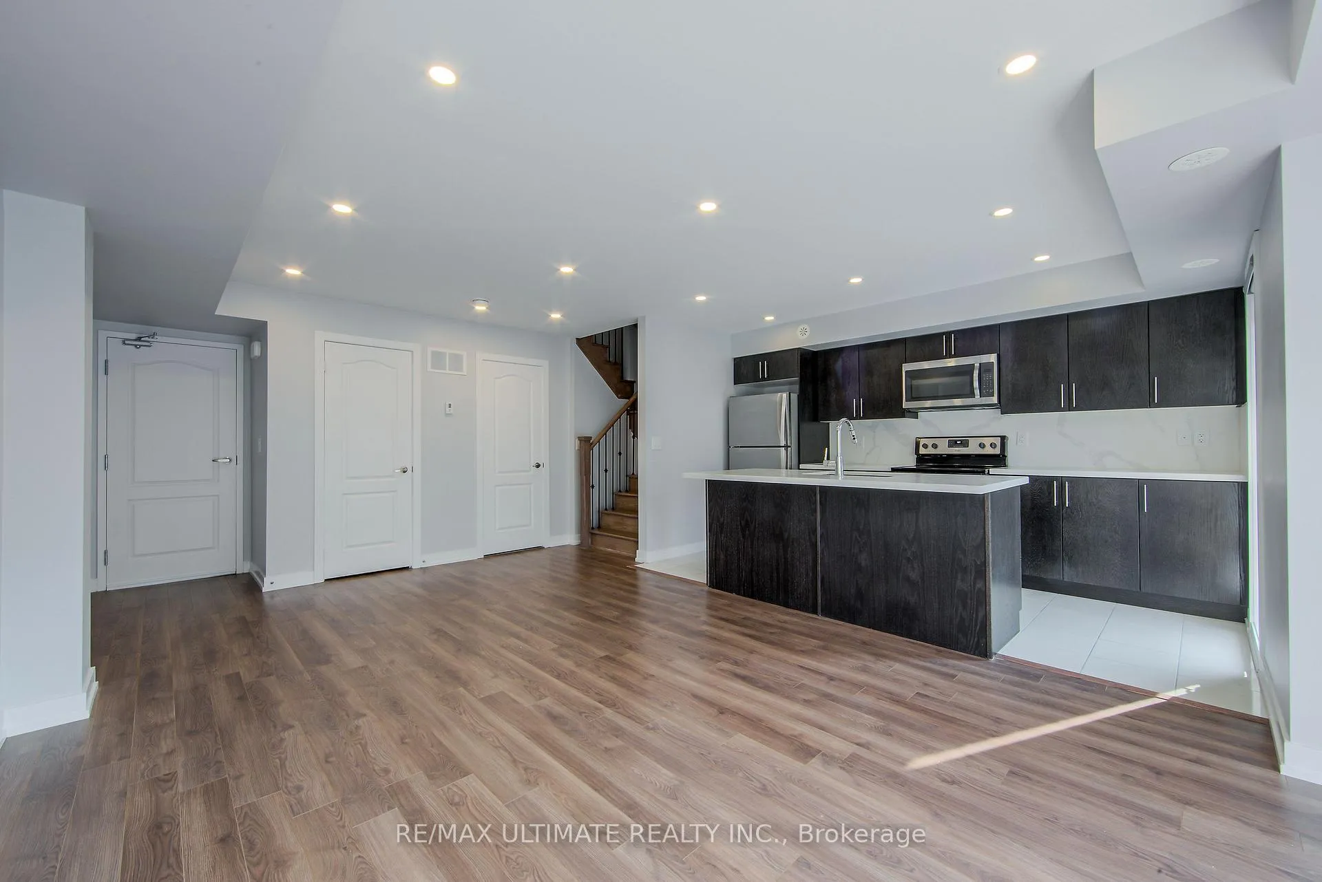 Photo 5 of Unit 512, 30 Dunsheath Way, Markham, Cornell — HOMEH