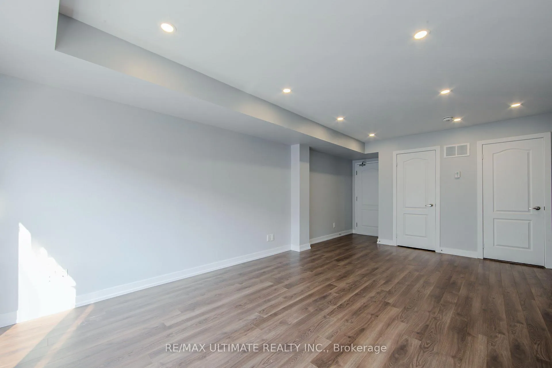 Photo 6 of Unit 512, 30 Dunsheath Way, Markham, Cornell — HOMEH