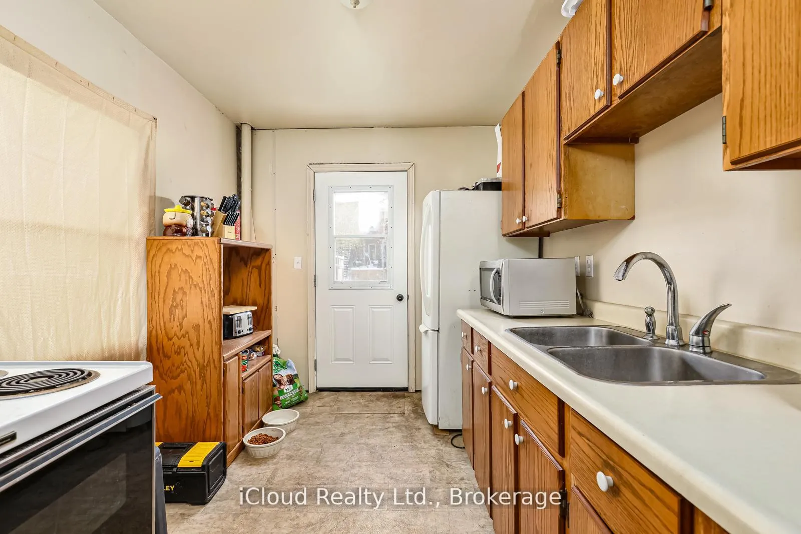 Photo 8 of 1085 3rd A Avenue E, Owen Sound — HOMEH