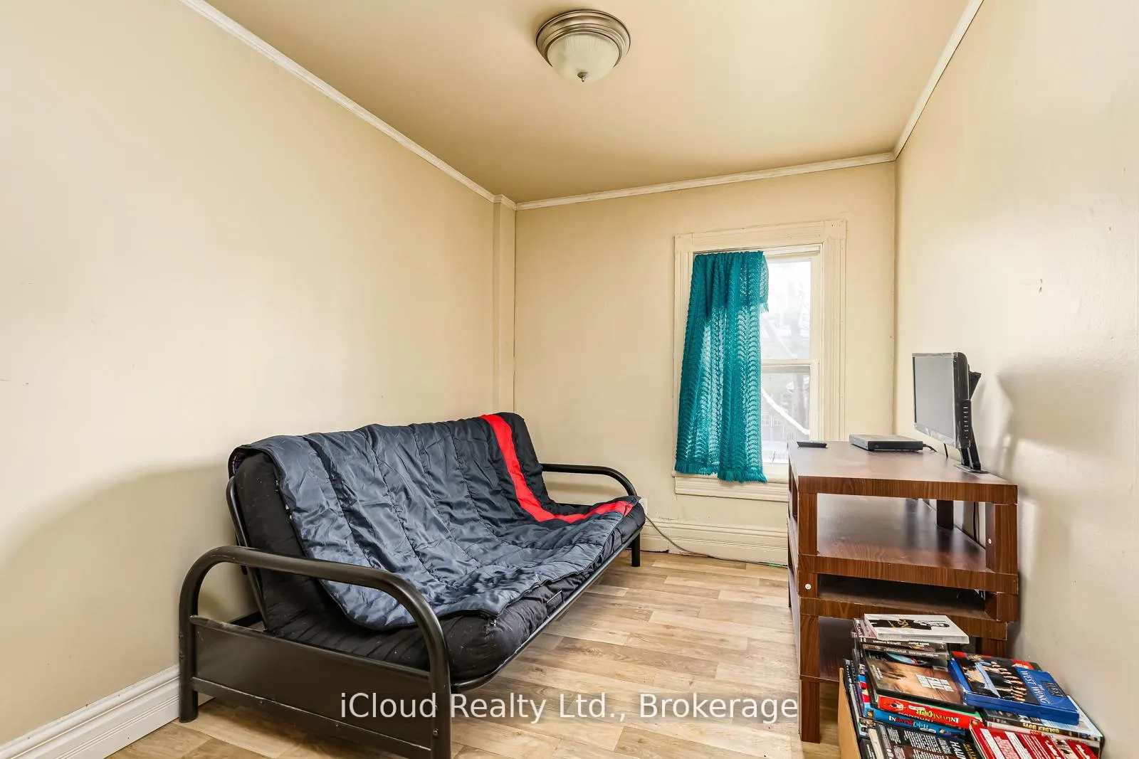 Photo 11 of 1085 3rd A Avenue E, Owen Sound — HOMEH