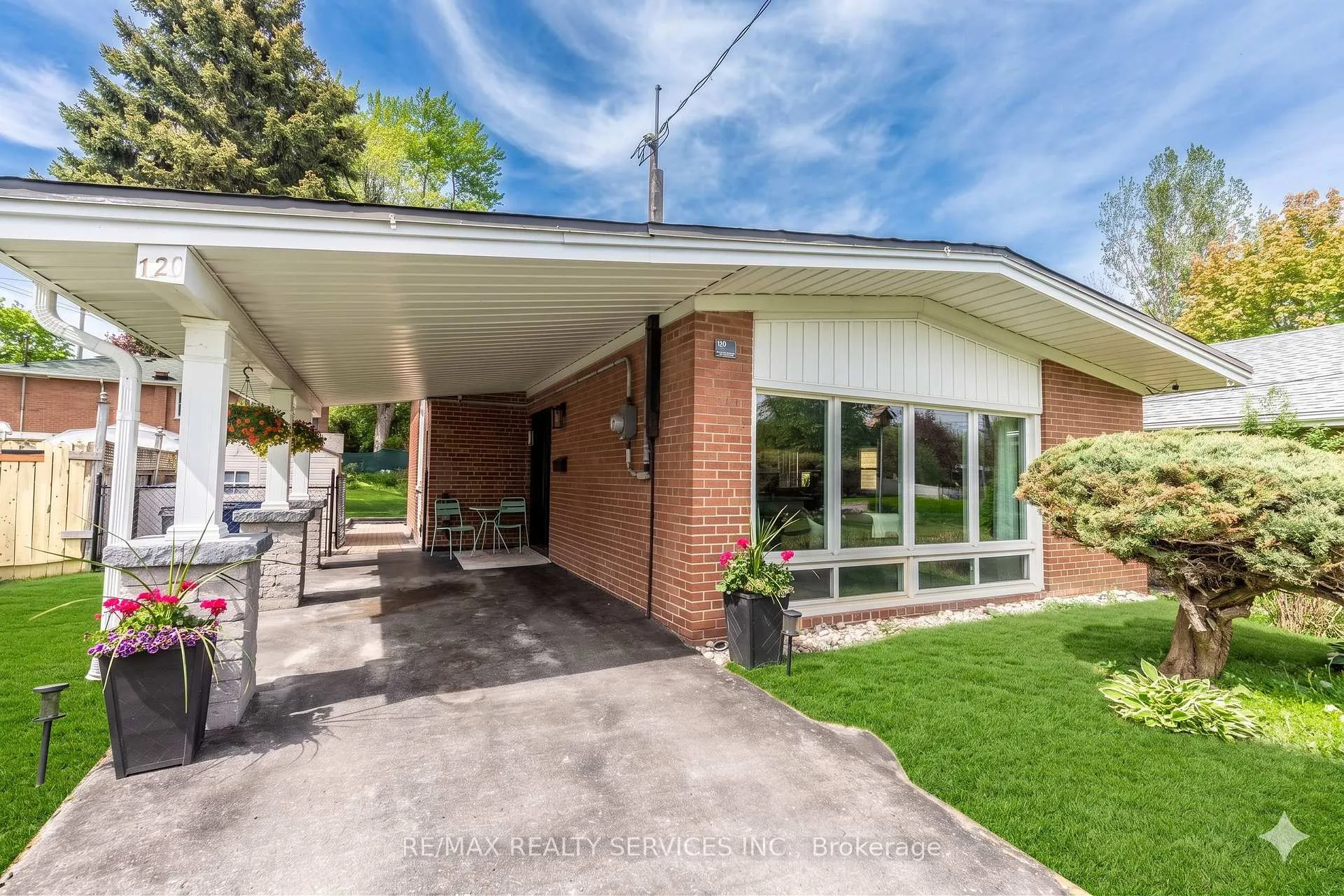 Front of 126 Roebuck Drive