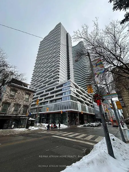 Front of Unit 1117, 85 Wood Street