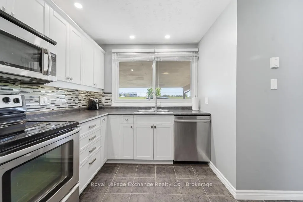 Photo 7 of Unit 48, 656 Durham Street, Kincardine — HOMEH