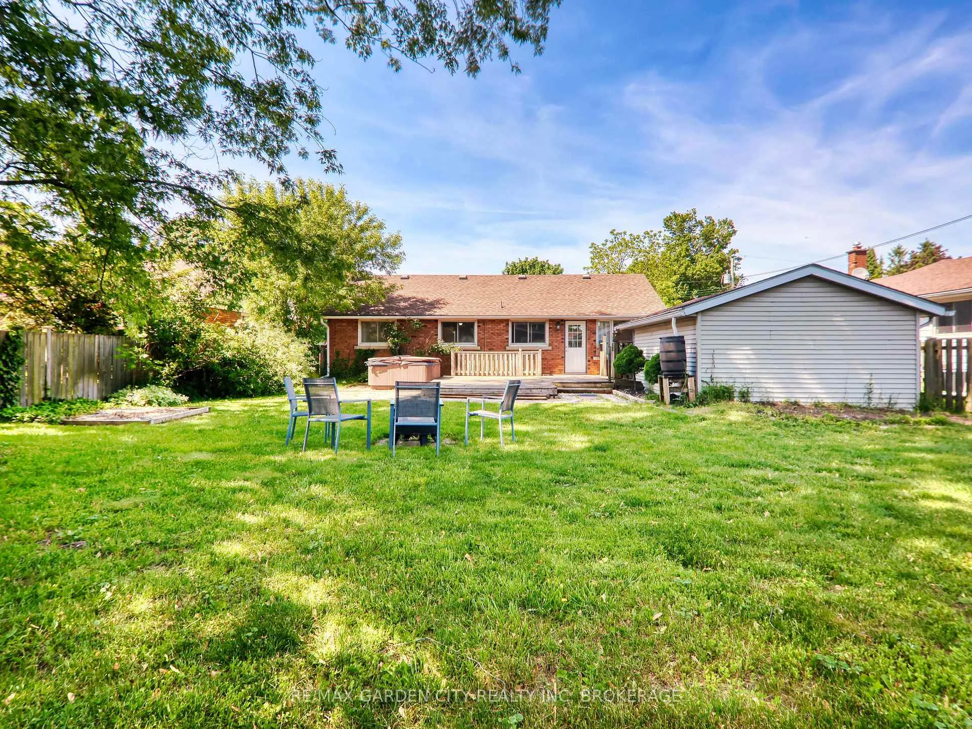 Photo 5 of 6734 O'Neil Street, Niagara Falls, Stamford — HOMEH