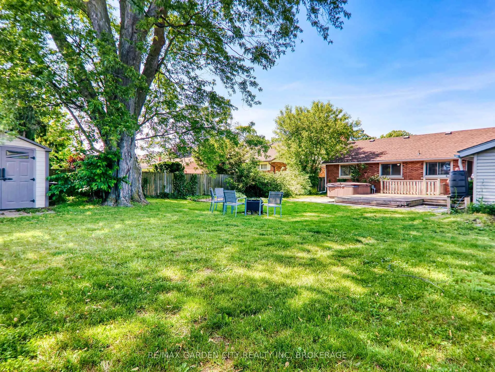 Photo 6 of 6734 O'Neil Street, Niagara Falls, Stamford — HOMEH