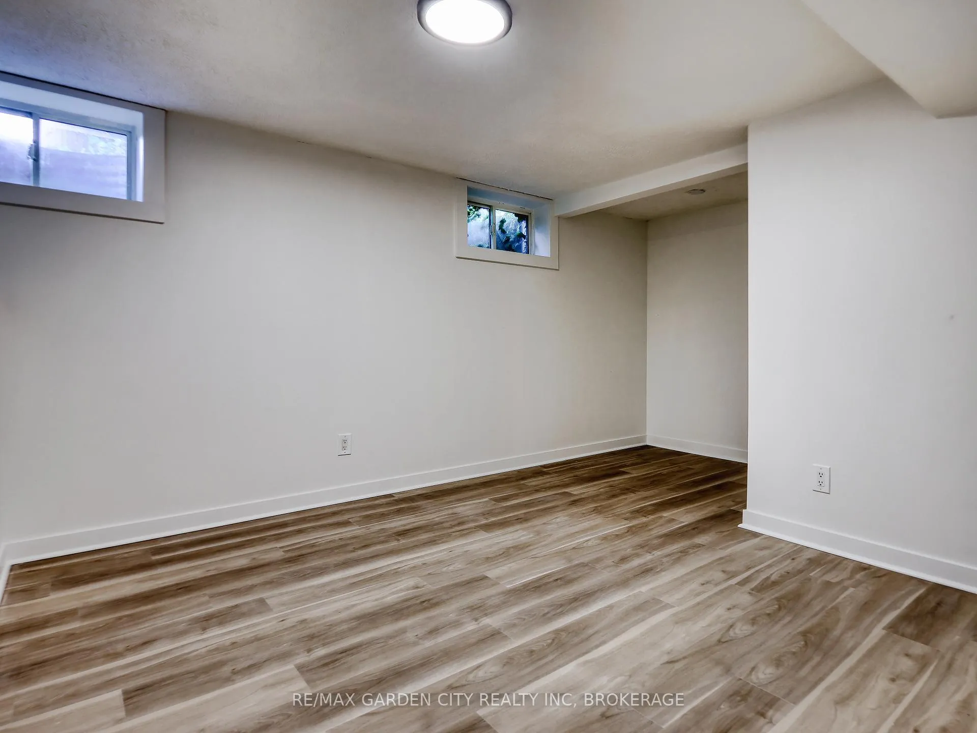 Photo 37 of 6734 O'Neil Street, Niagara Falls, Stamford — HOMEH