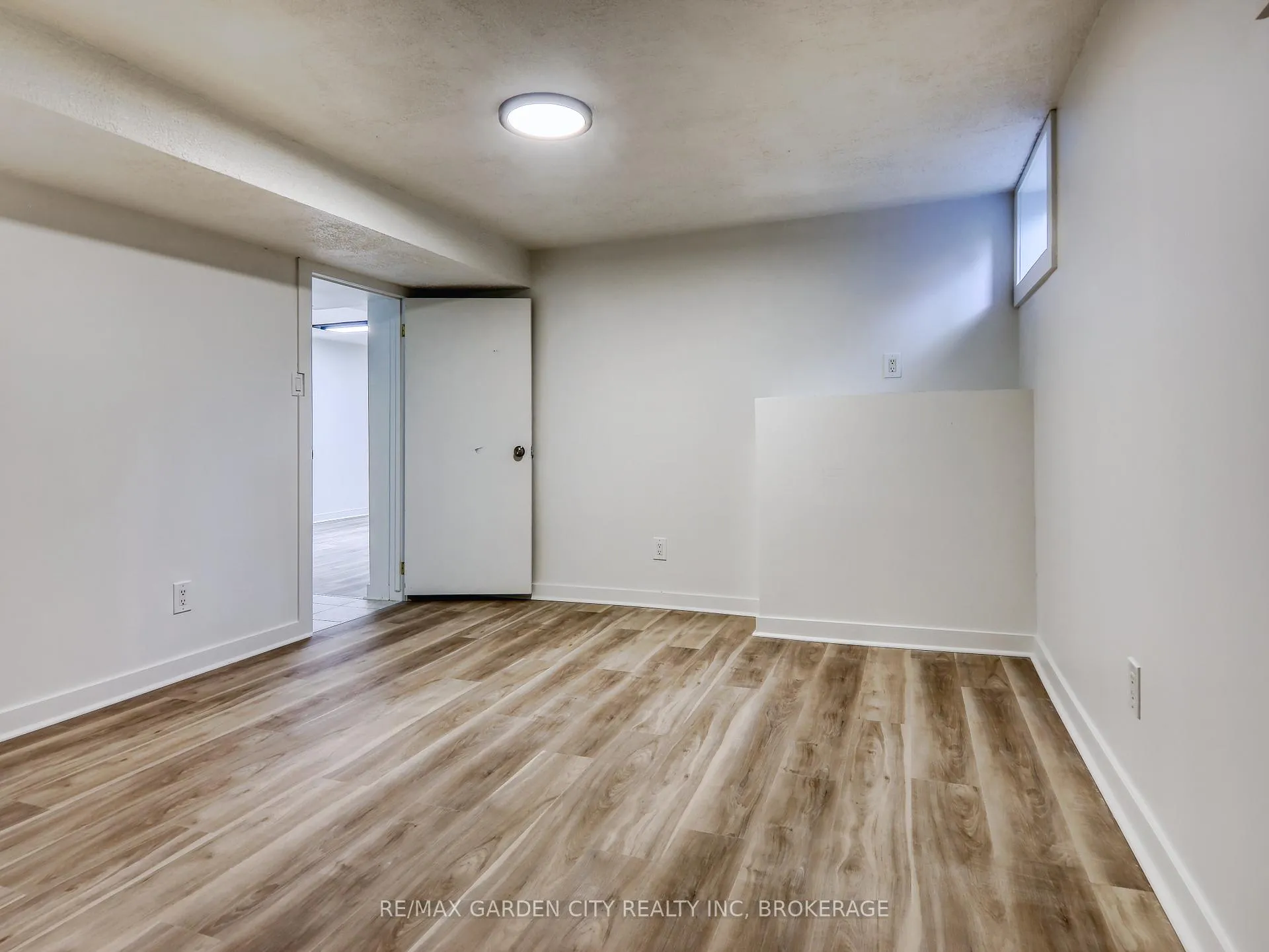 Photo 39 of 6734 O'Neil Street, Niagara Falls, Stamford — HOMEH