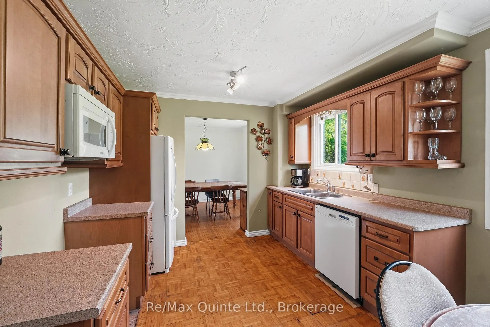 Photo 9 of 106 Baylea Drive, Quinte West, Sidney Ward — HOMEH
