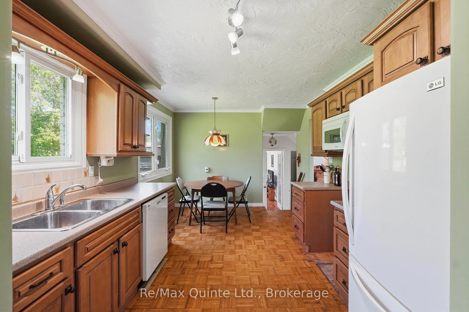 Photo 13 of 106 Baylea Drive, Quinte West, Sidney Ward — HOMEH