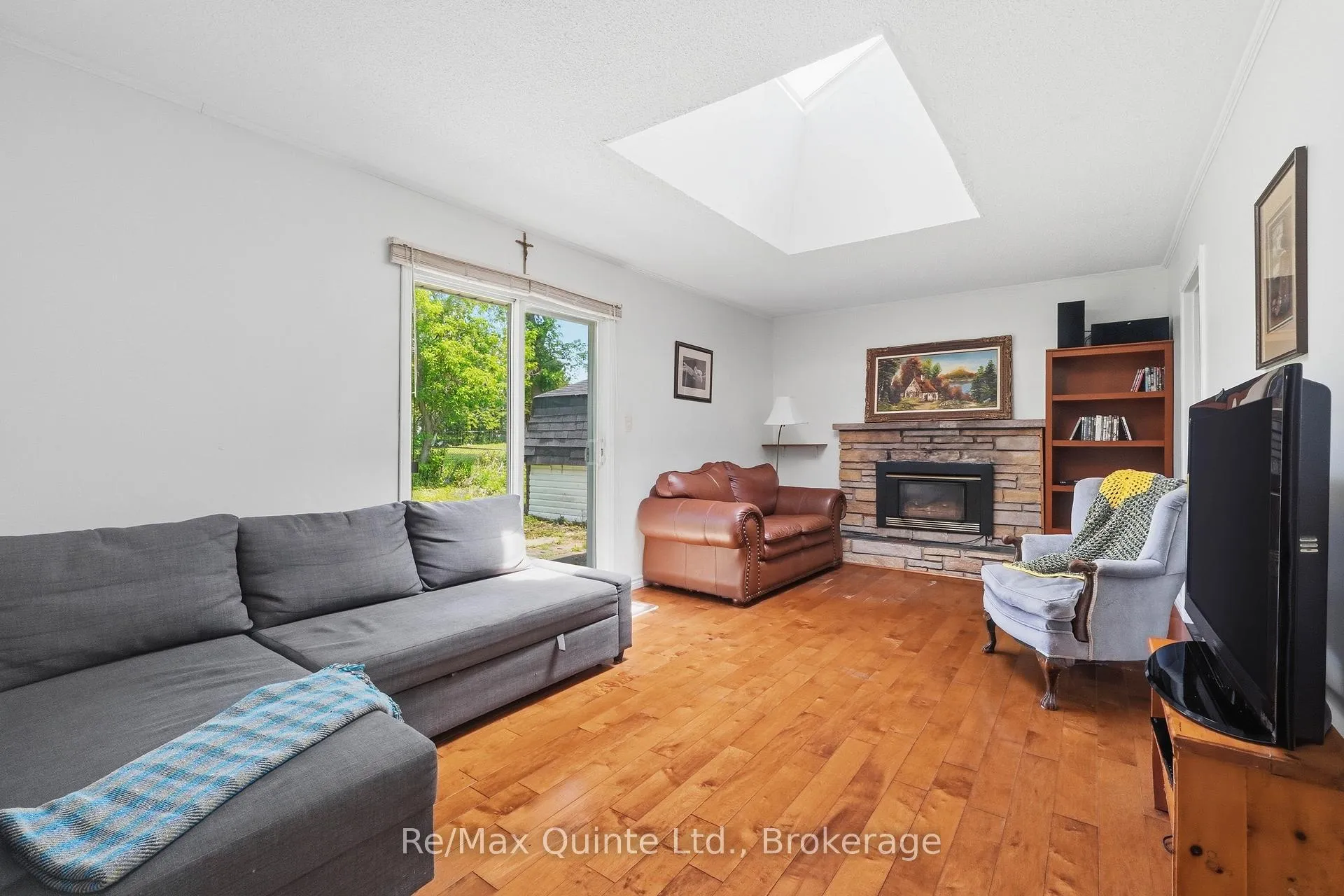 Photo 17 of 106 Baylea Drive, Quinte West, Sidney Ward — HOMEH