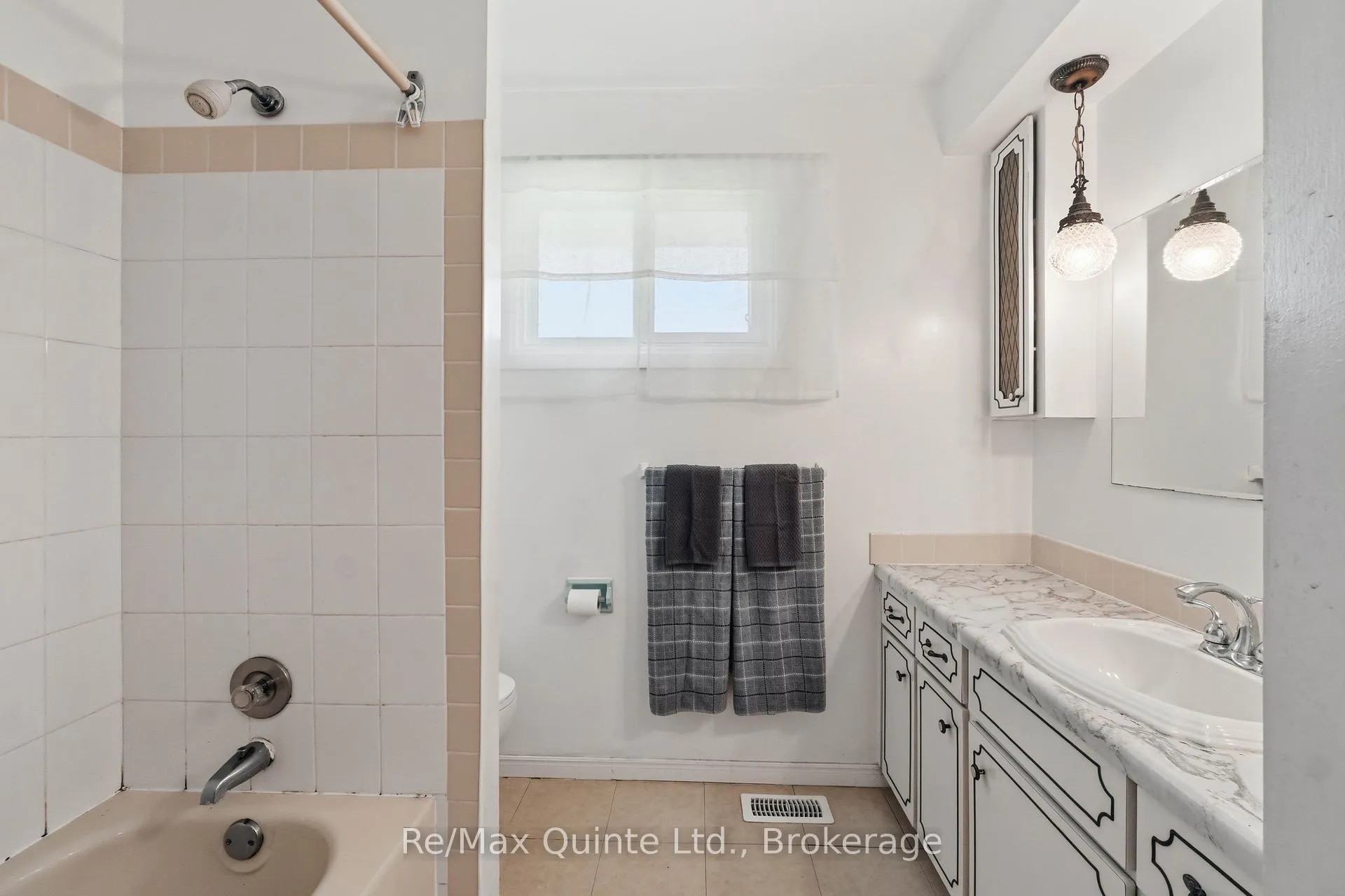 Photo 26 of 106 Baylea Drive, Quinte West, Sidney Ward — HOMEH