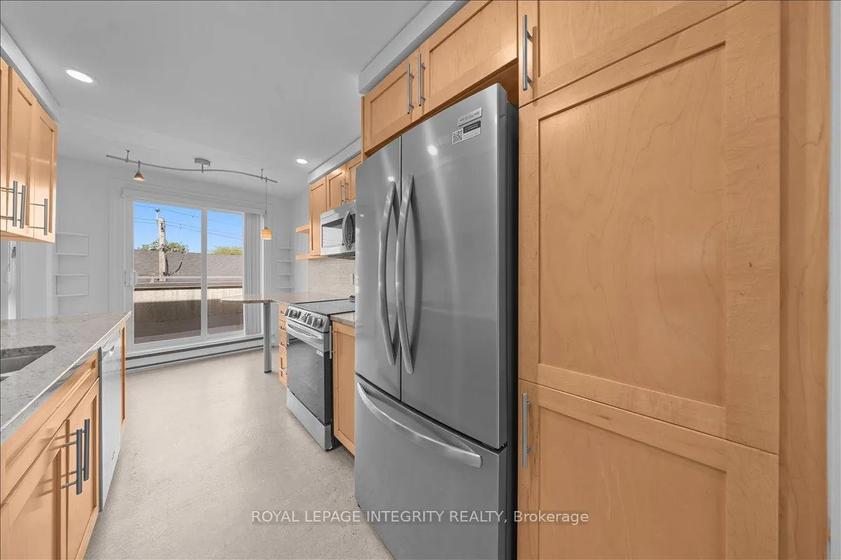 Photo 13 of Unit PH5, 939 North River Road, Ottawa, Overbrook — HOMEH
