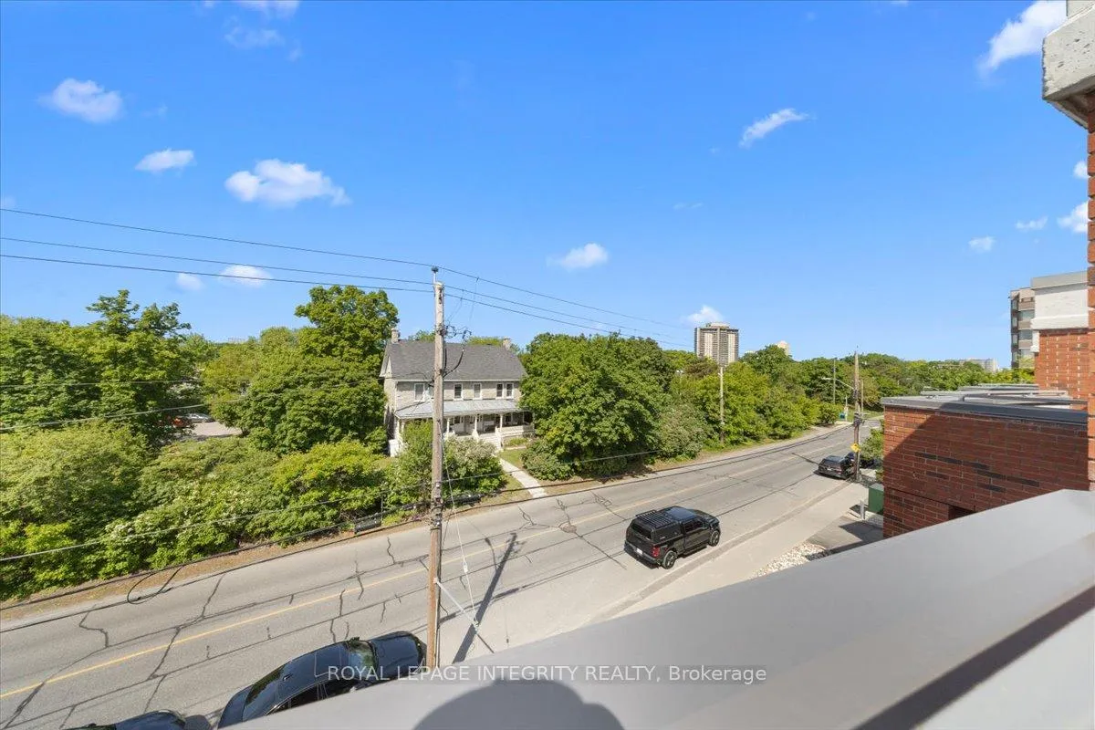 Photo 19 of Unit PH5, 939 North River Road, Ottawa, Overbrook — HOMEH