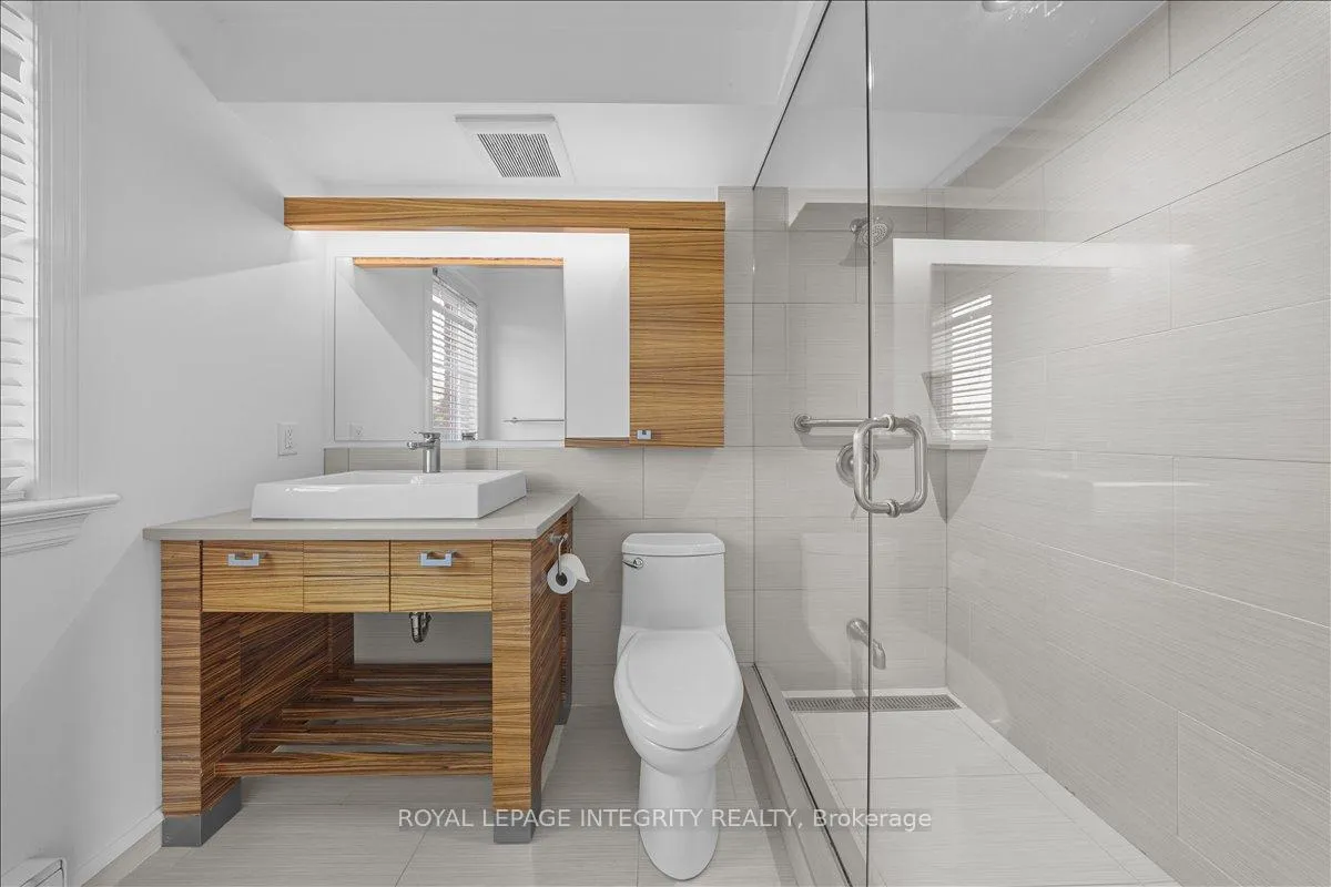 Photo 24 of Unit PH5, 939 North River Road, Ottawa, Overbrook — HOMEH