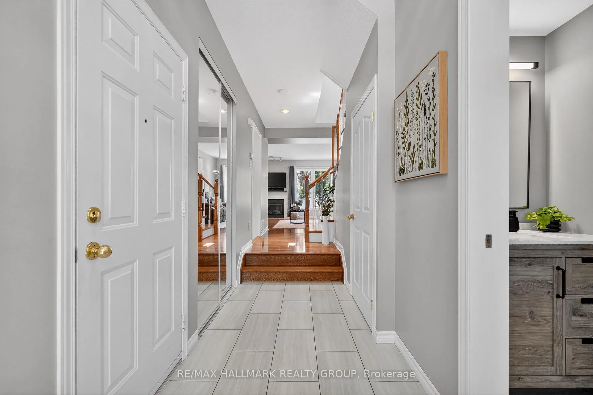 Photo 3 of 968 Lucille Way, Ottawa, Notting Hill/Summerside — HOMEH