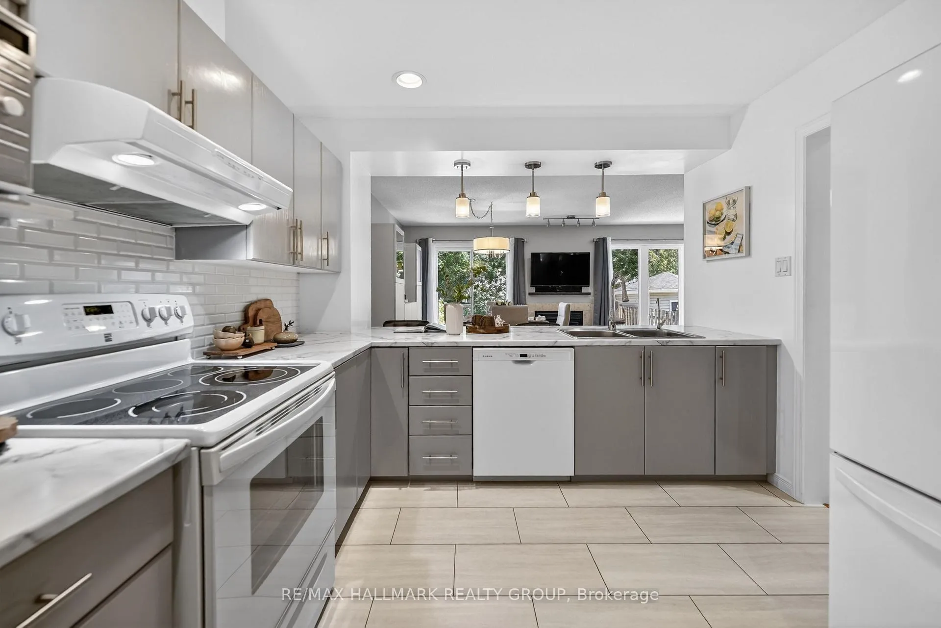 Photo 8 of 968 Lucille Way, Ottawa, Notting Hill/Summerside — HOMEH
