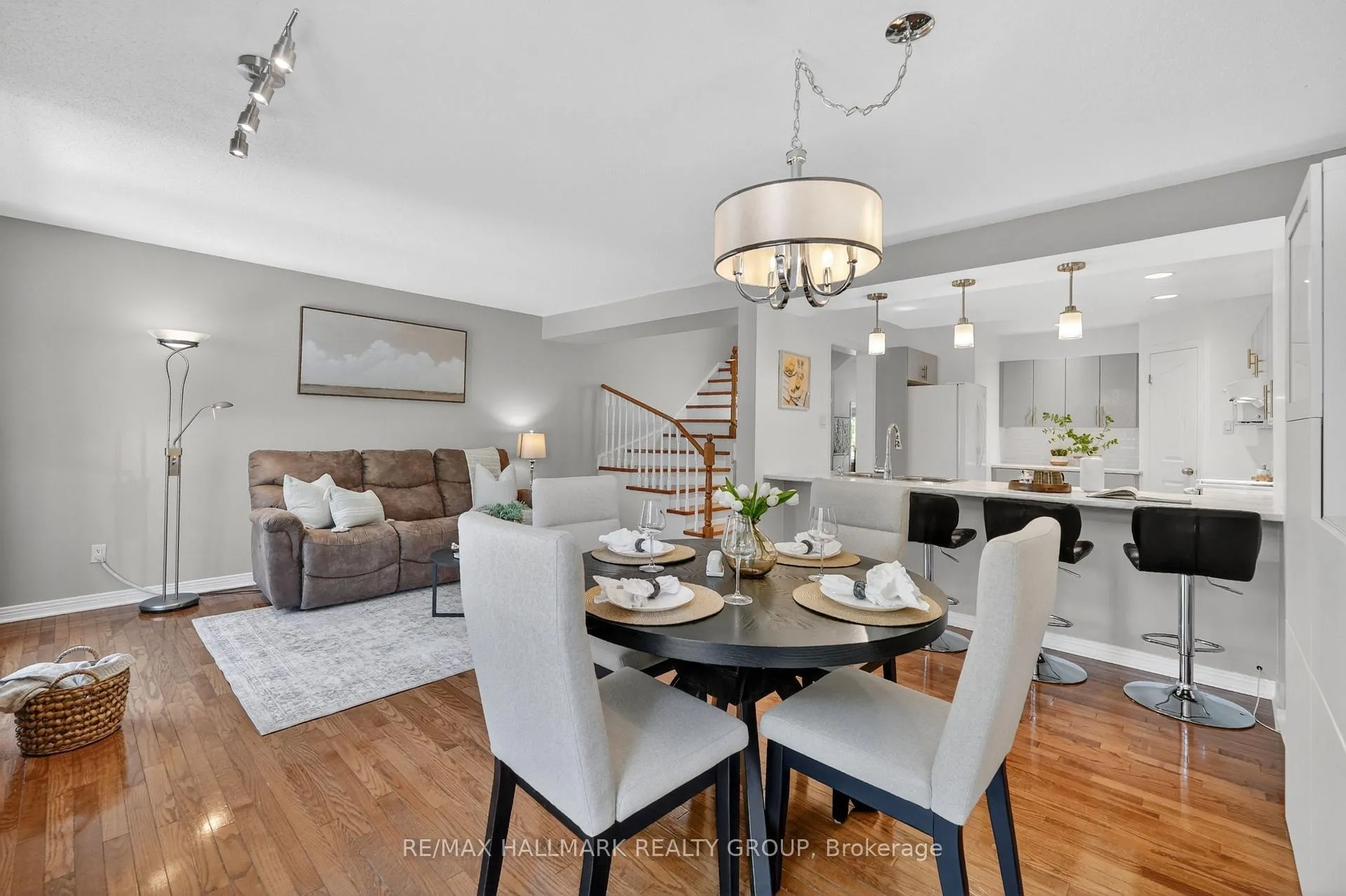 Photo 11 of 968 Lucille Way, Ottawa, Notting Hill/Summerside — HOMEH