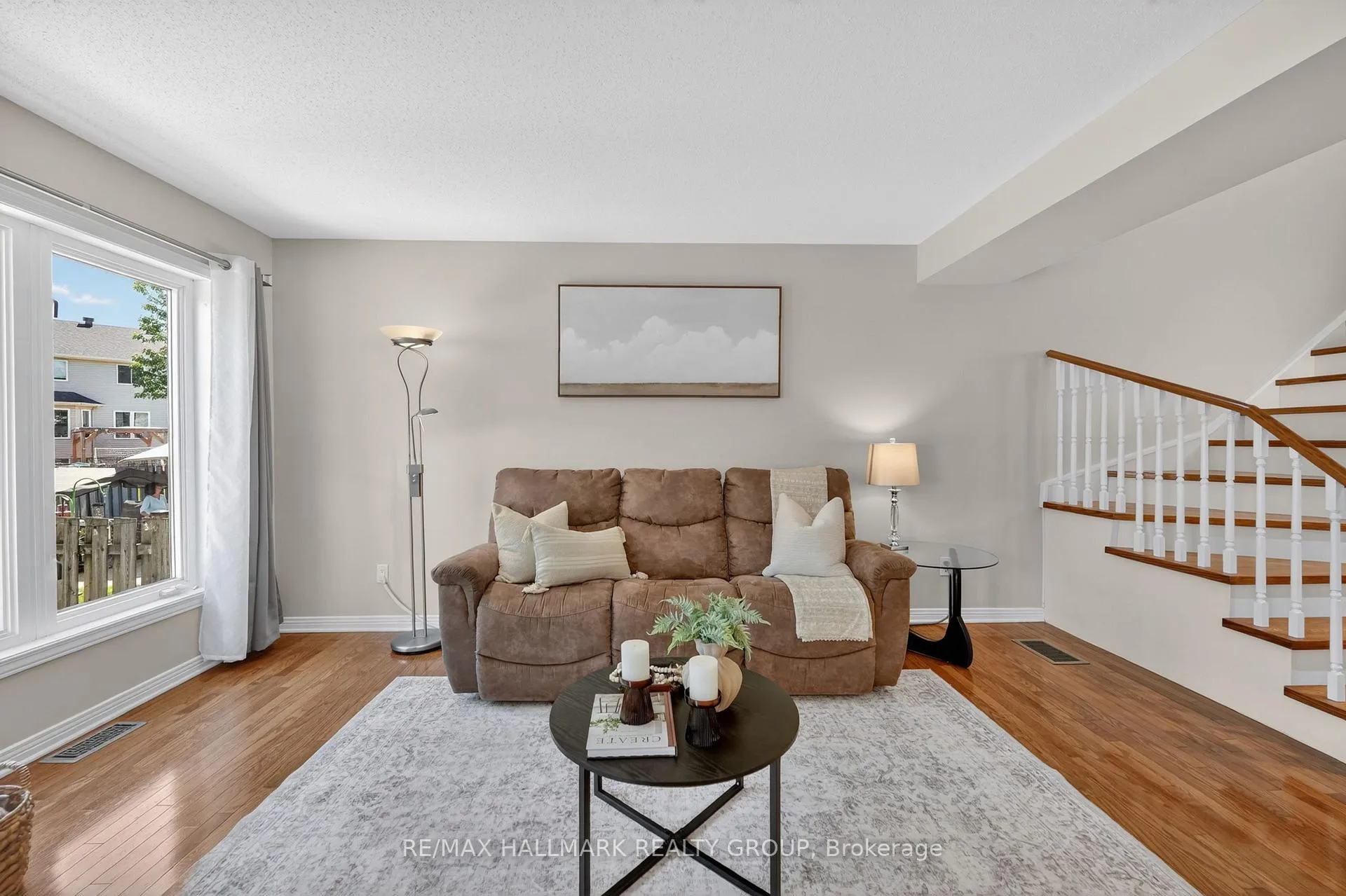 Photo 12 of 968 Lucille Way, Ottawa, Notting Hill/Summerside — HOMEH