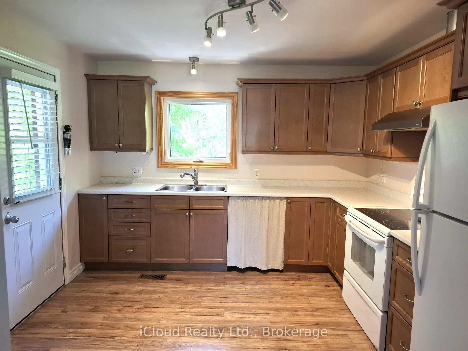 Front of 481 24th Street W