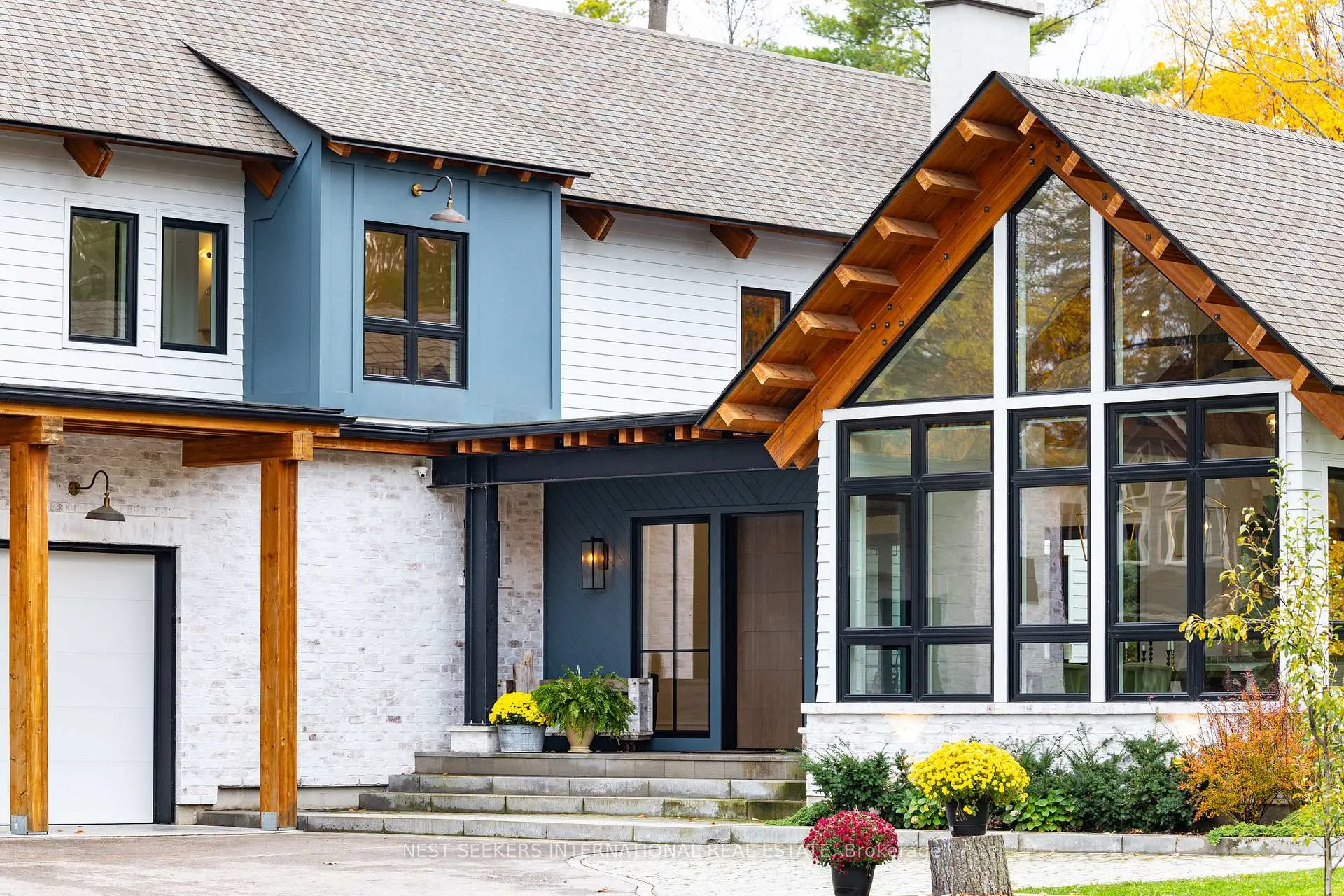 Photo 3 of 11 Sibbald Crescent, Georgina, Sutton & Jackson's Point — HOMEH