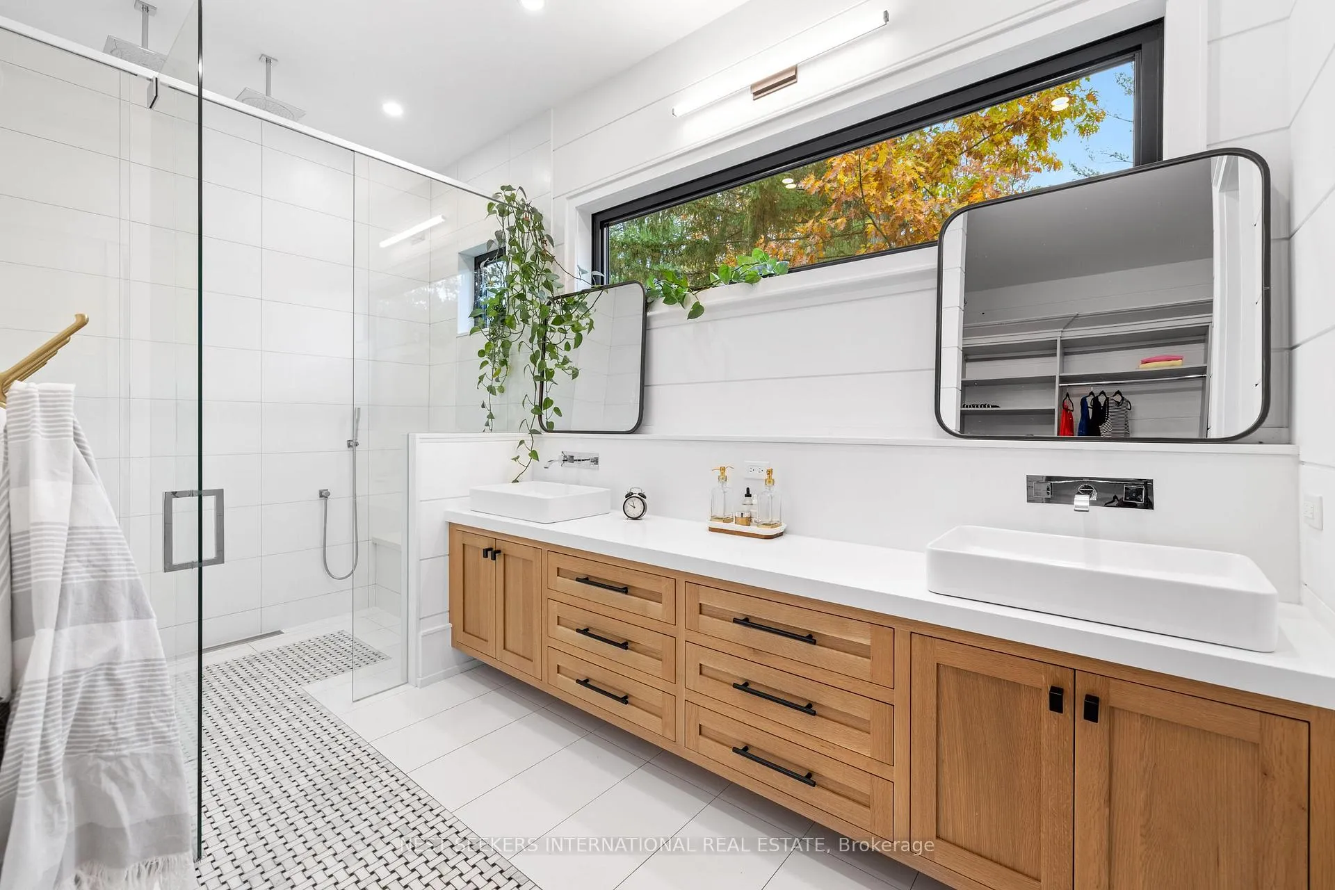Photo 18 of 11 Sibbald Crescent, Georgina, Sutton & Jackson's Point — HOMEH