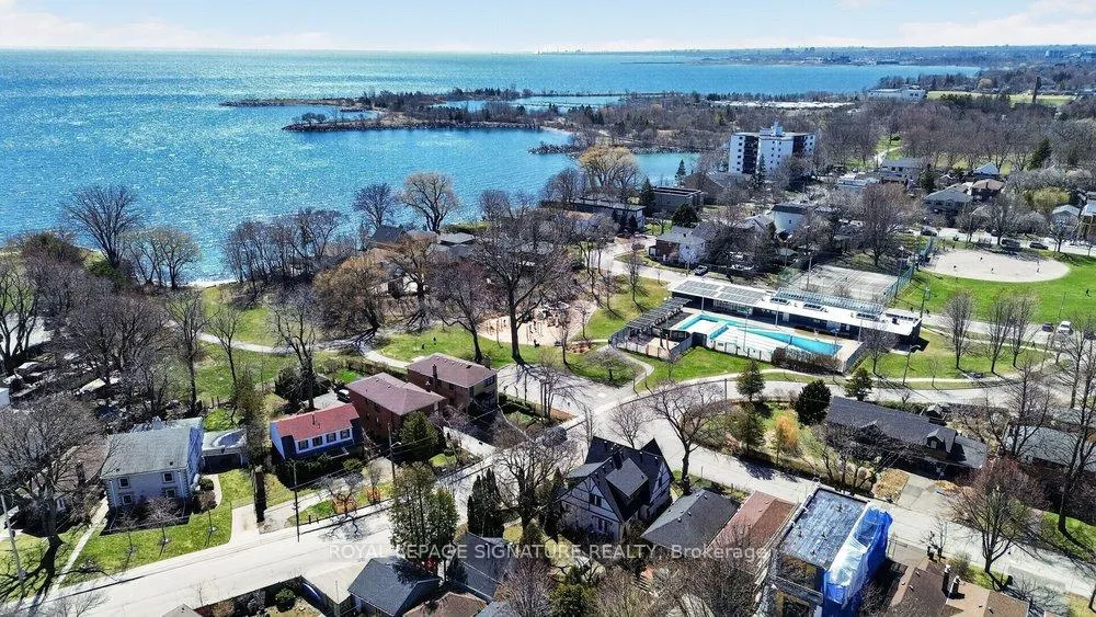 Photo 1 of 175B Lake Shore Drive, Etobicoke, New Toronto — HOMEH