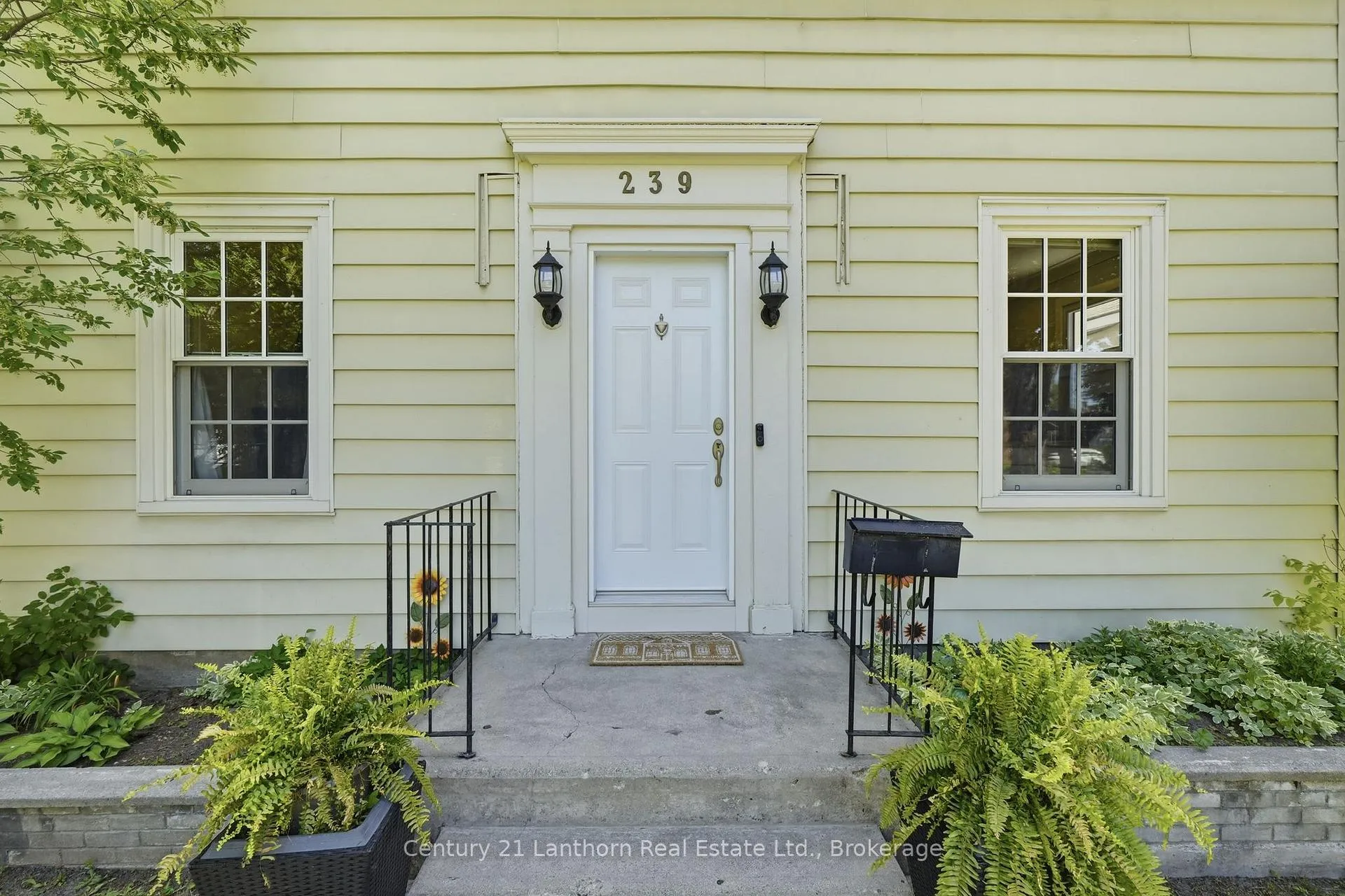 Photo 7 of 239 Foster Avenue, Belleville, Belleville Ward — HOMEH