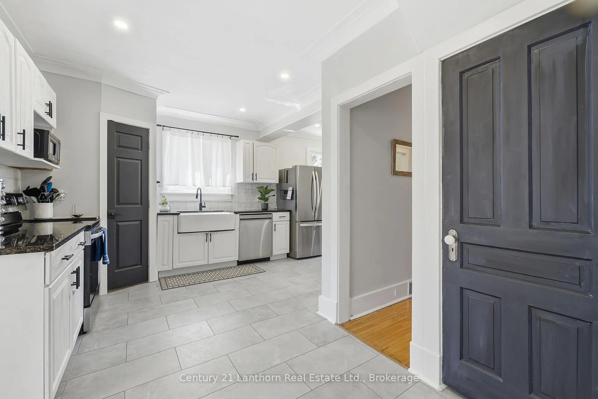 Photo 16 of 239 Foster Avenue, Belleville, Belleville Ward — HOMEH