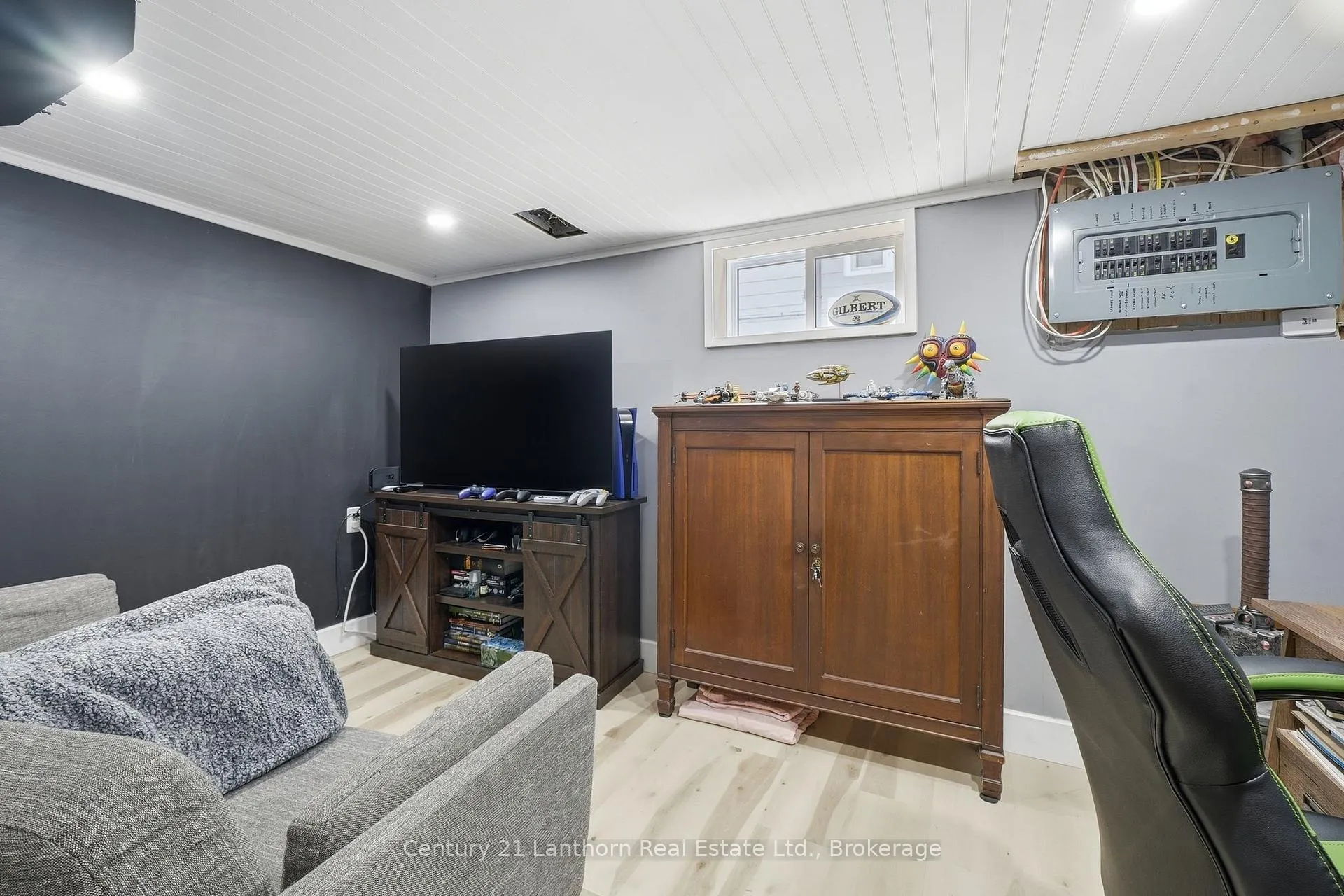 Photo 39 of 239 Foster Avenue, Belleville, Belleville Ward — HOMEH