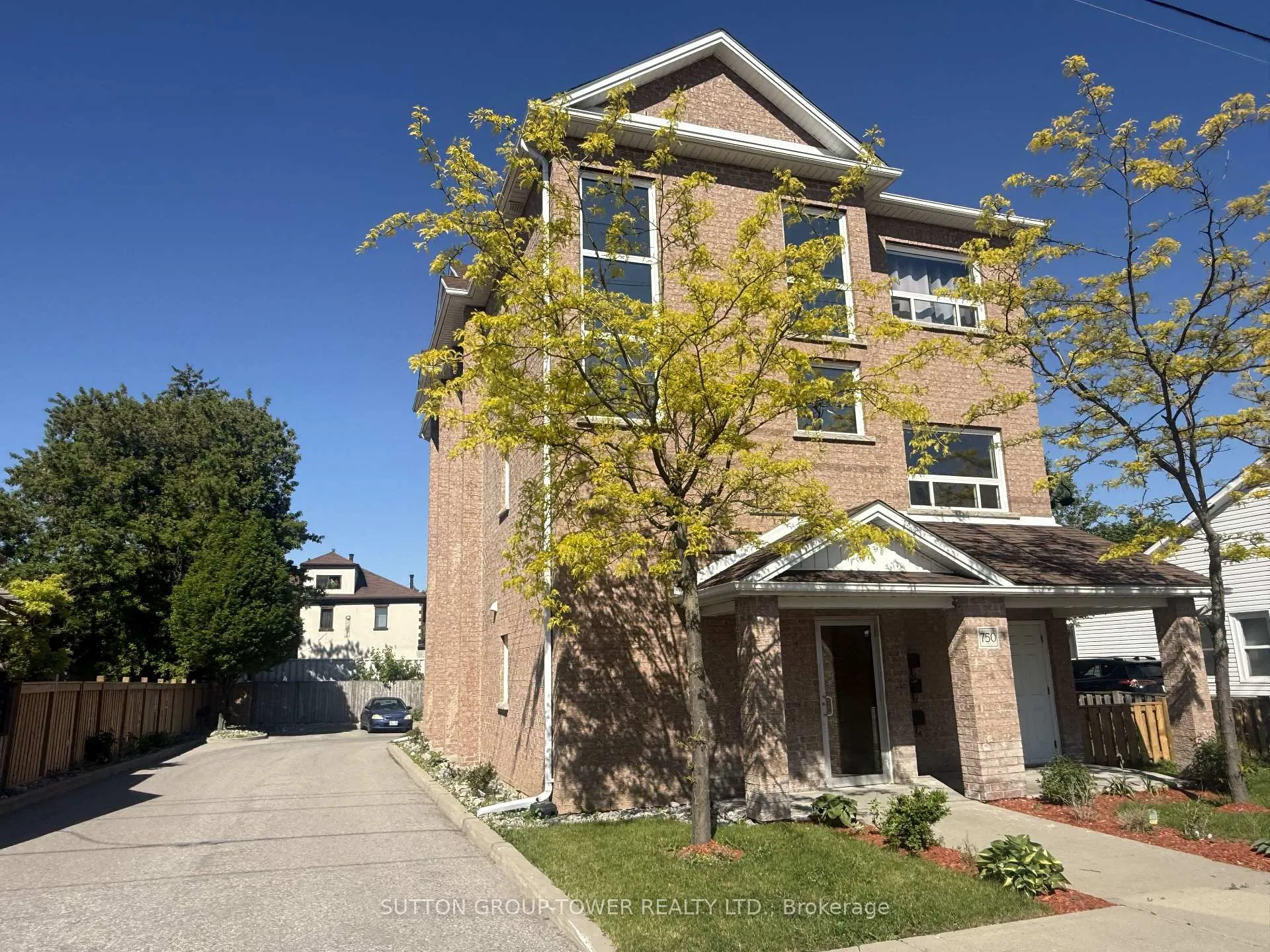 Photo of 750 Albert Street