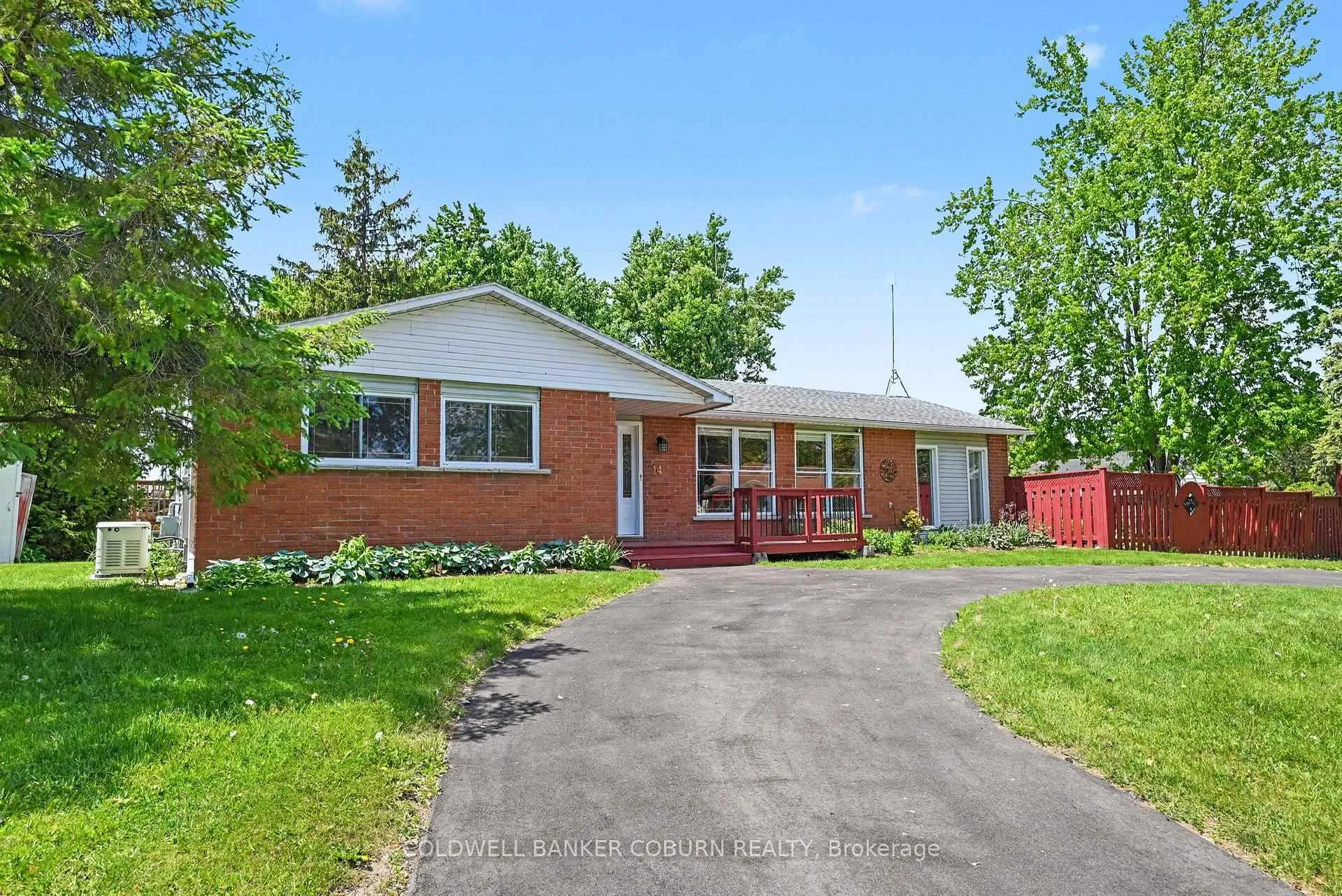 Photo 2 of 14 Riverside Drive, North Dundas, Chesterville — HOMEH