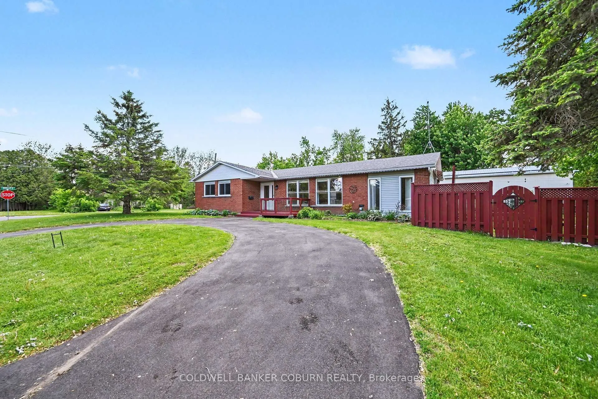 Photo 3 of 14 Riverside Drive, North Dundas, Chesterville — HOMEH