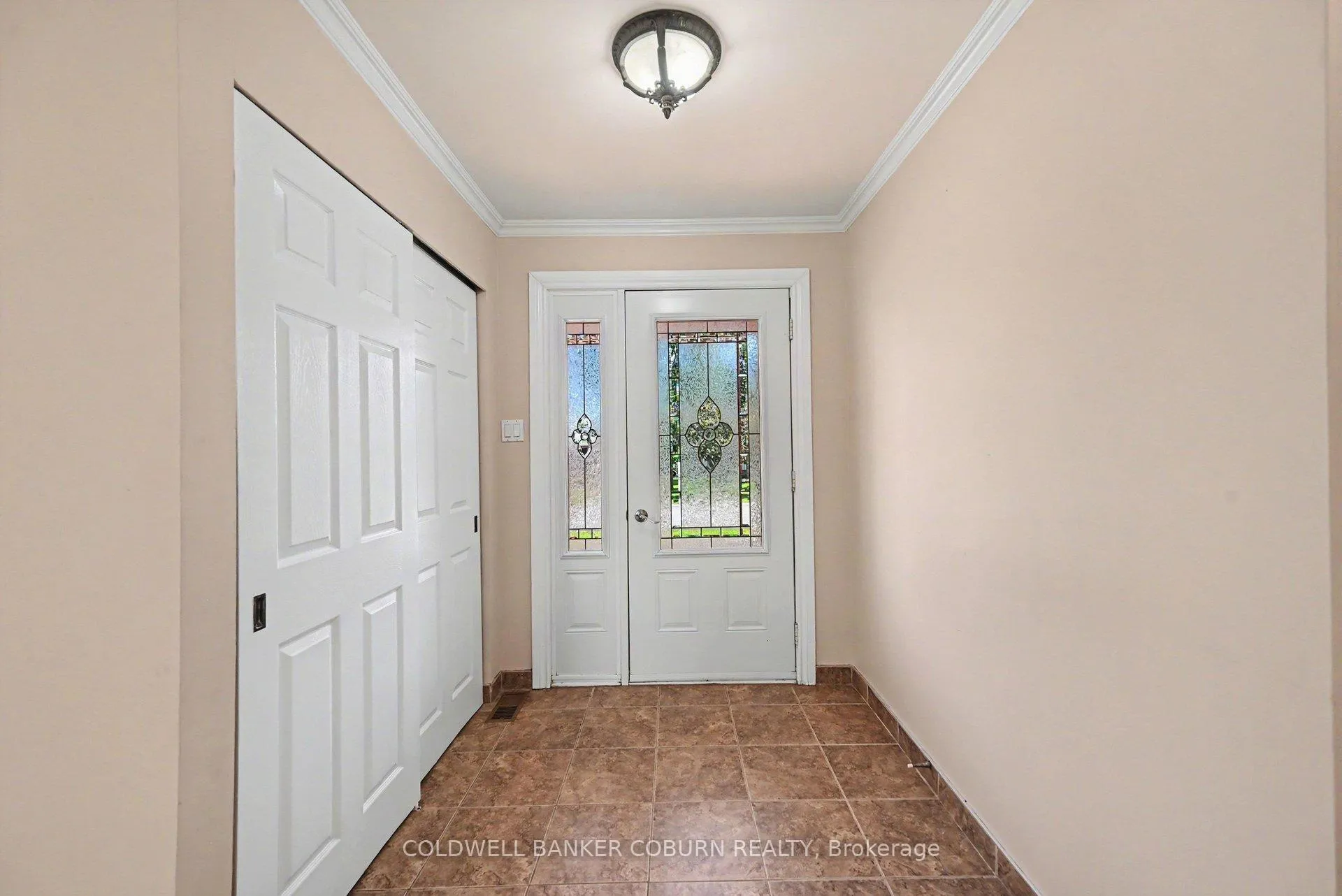 Photo 4 of 14 Riverside Drive, North Dundas, Chesterville — HOMEH