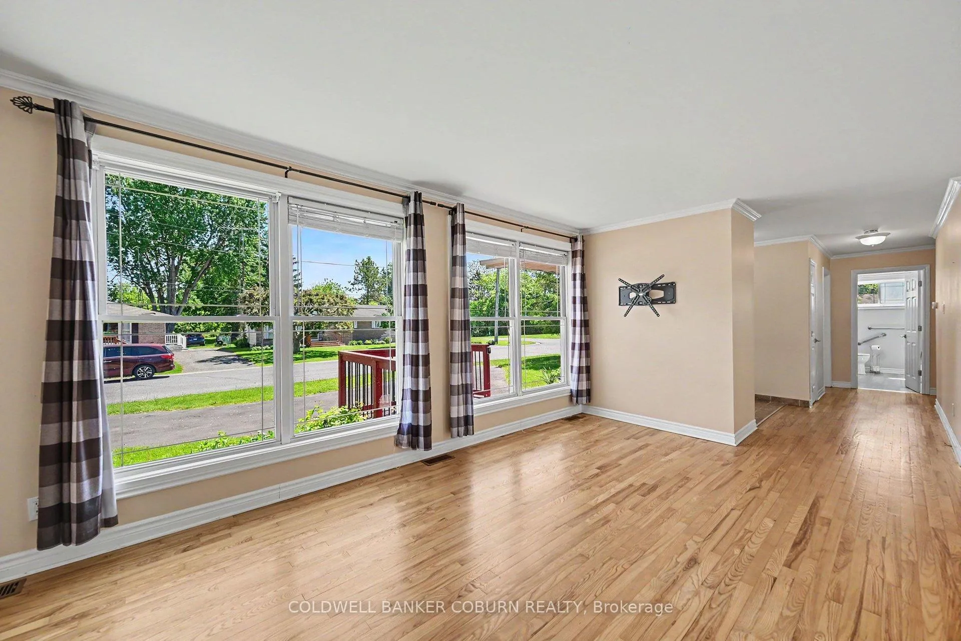 Photo 8 of 14 Riverside Drive, North Dundas, Chesterville — HOMEH