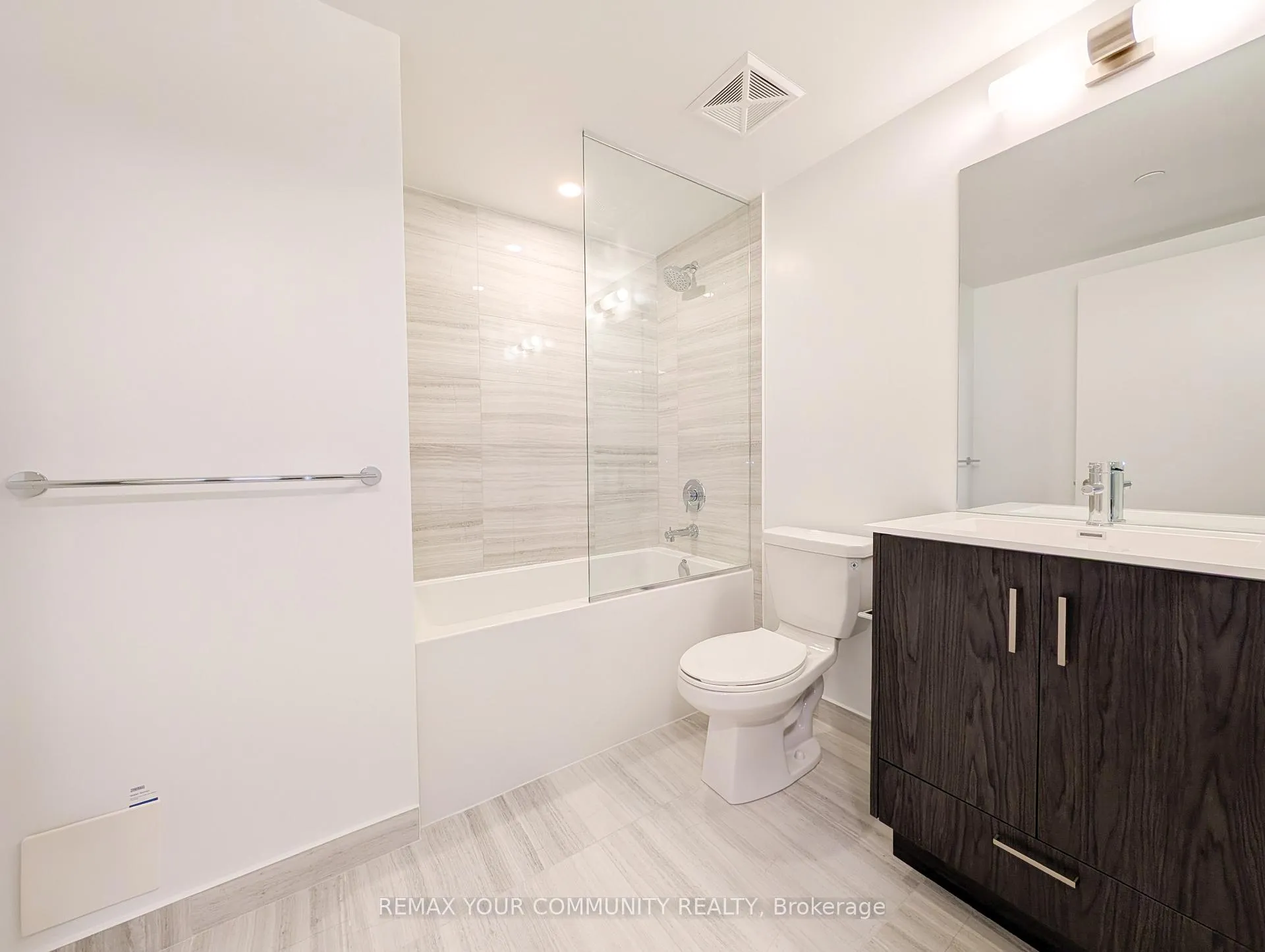 Photo 12 of Unit 707, 180 Front Street E, Toronto, Moss Park — HOMEH