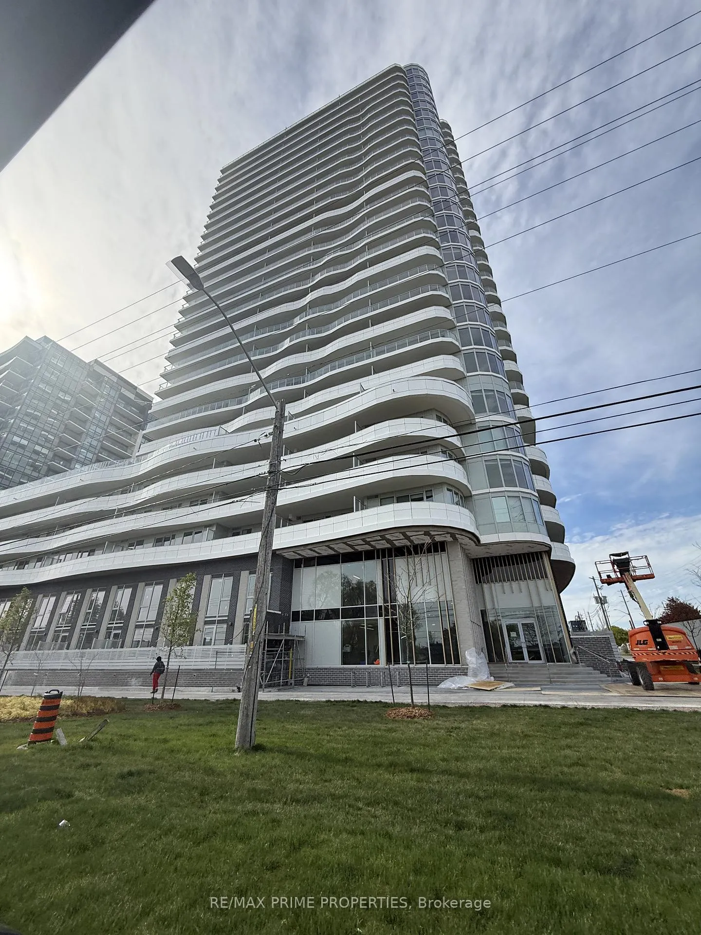Photo 1 of 1010 Sandy Beach Road, Pickering, Bay Ridges — HOMEH