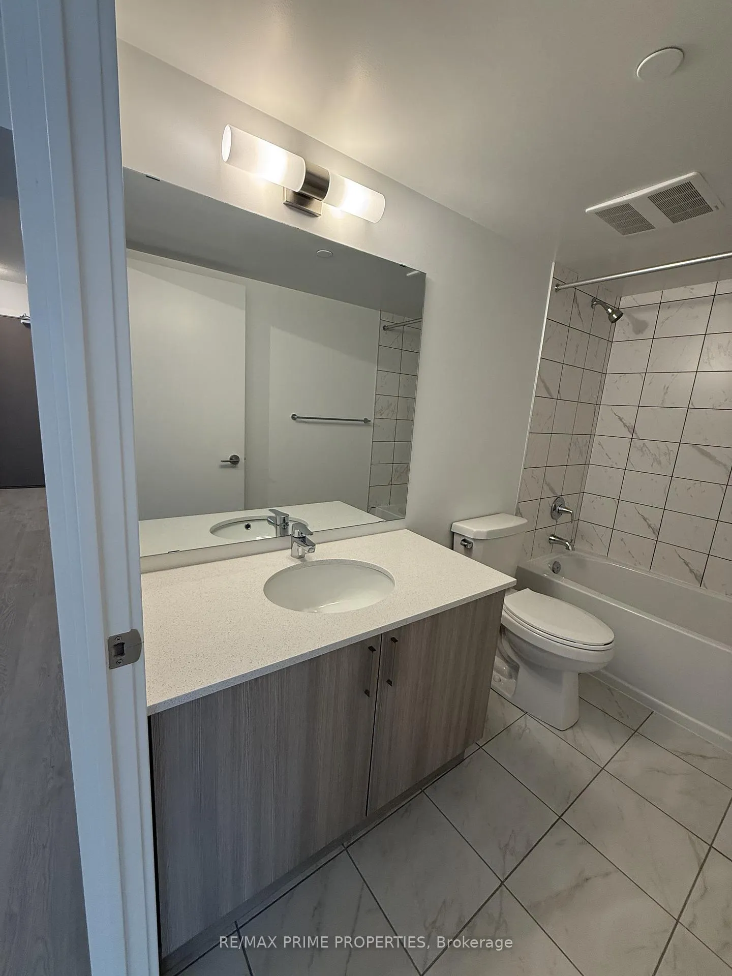 Photo 12 of 1010 Sandy Beach Road, Pickering, Bay Ridges — HOMEH
