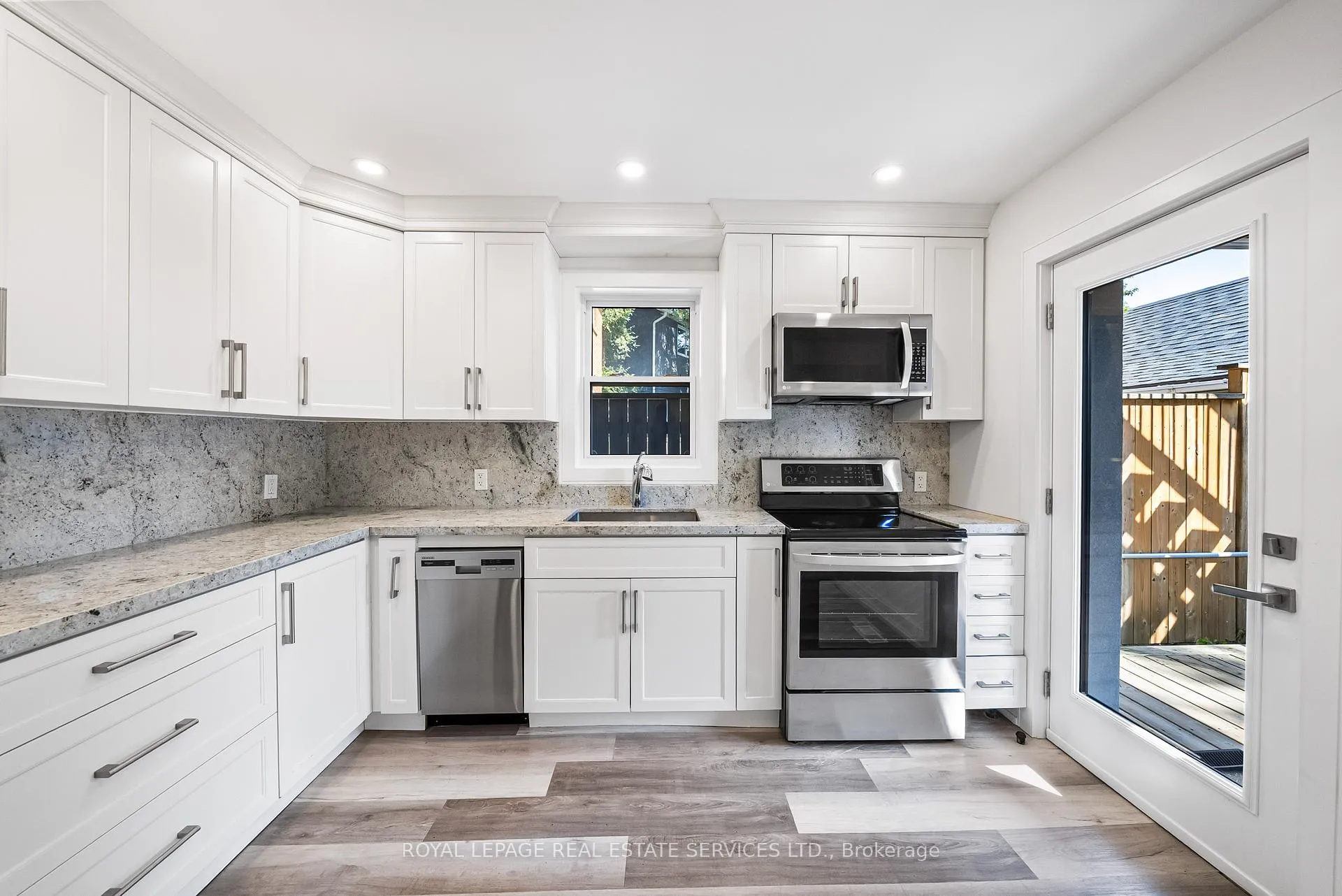 Photo 2 of Unit 2, 50 Arcadian Circle, Etobicoke, Long Branch — HOMEH