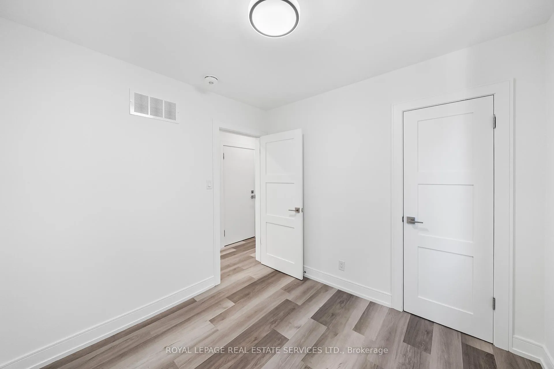 Photo 10 of Unit 2, 50 Arcadian Circle, Etobicoke, Long Branch — HOMEH