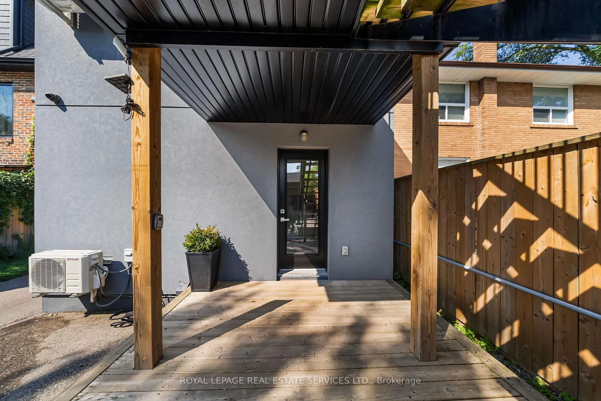 Photo 15 of Unit 2, 50 Arcadian Circle, Etobicoke, Long Branch — HOMEH