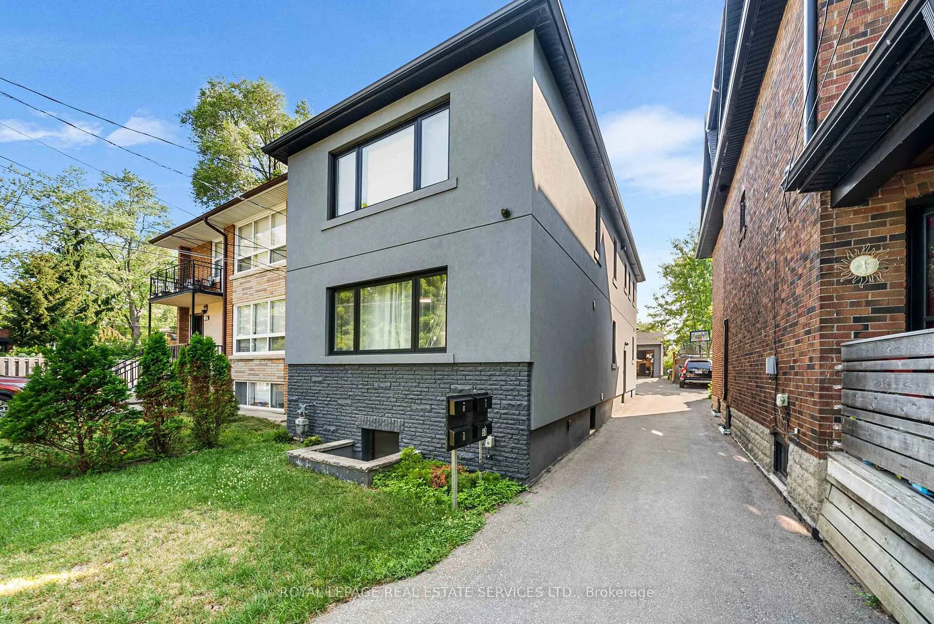 Photo 24 of Unit 2, 50 Arcadian Circle, Etobicoke, Long Branch — HOMEH