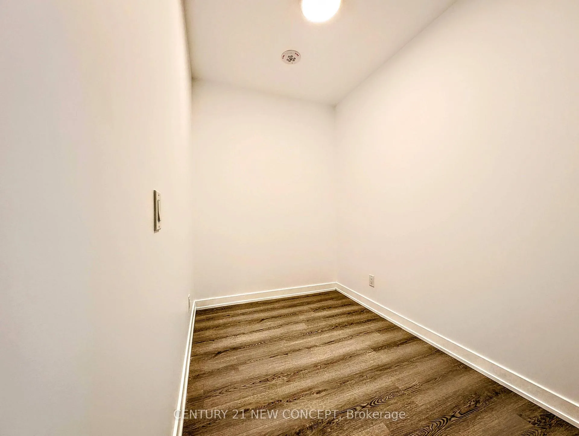 Photo 4 of Unit 1011, 100 Queen Street E, Toronto, Church-Yonge Corridor — HOMEH