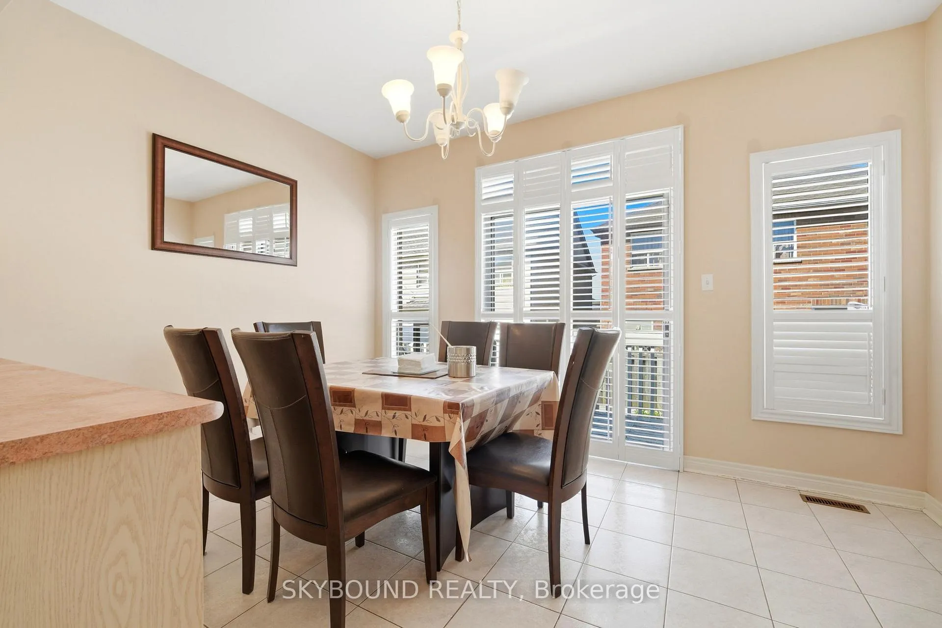 Photo 10 of 46 Tavio Way, Vaughan, Sonoma Heights — HOMEH