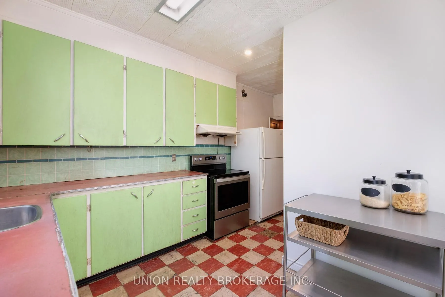 Photo 10 of 75 Redwood Avenue, Toronto, Greenwood-Coxwell — HOMEH